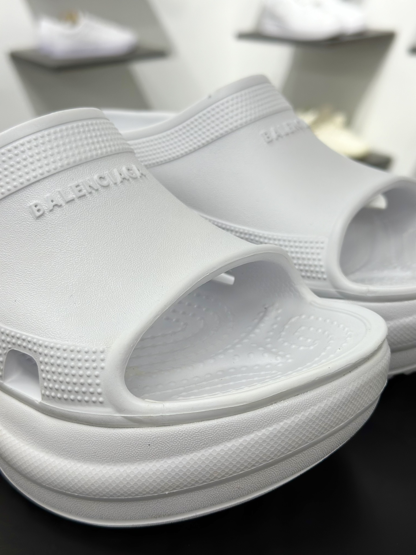 巴黎世家BALENCIAGA x Crocs Cruise Platform Mule Sandals 克鲁斯包头式凉拖鞋式凉鞋