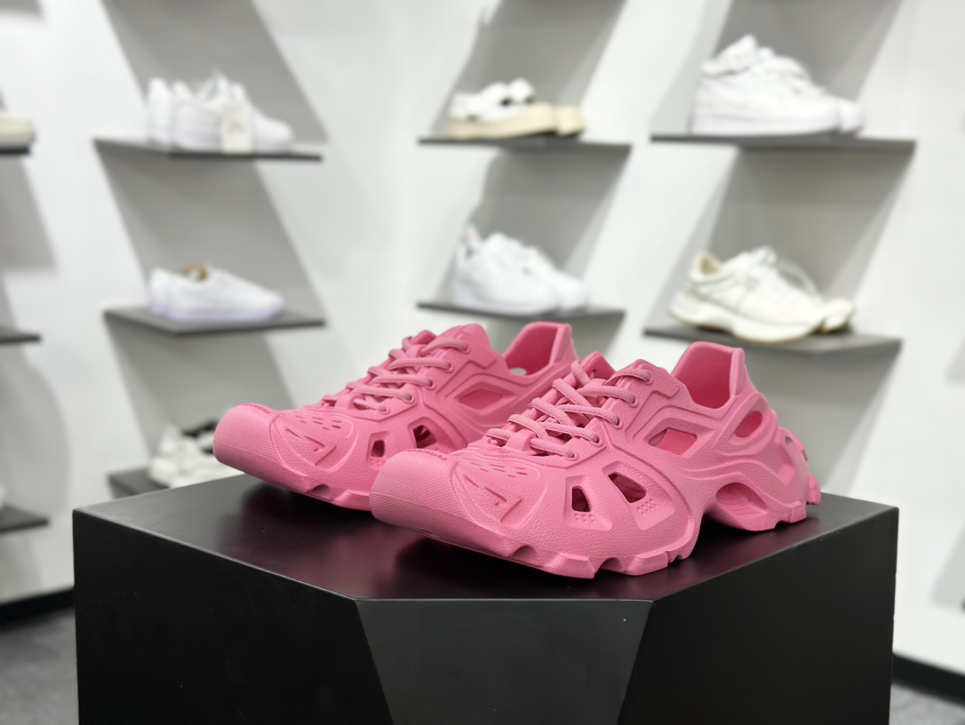 BALENCIAGA 巴黎世家洞洞鞋 超软运动洞洞拖鞋