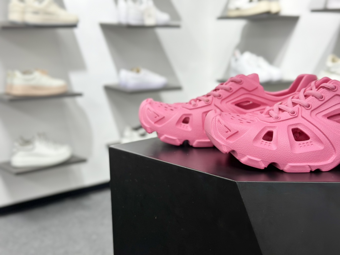 BALENCIAGA 巴黎世家洞洞鞋 超软运动洞洞拖鞋