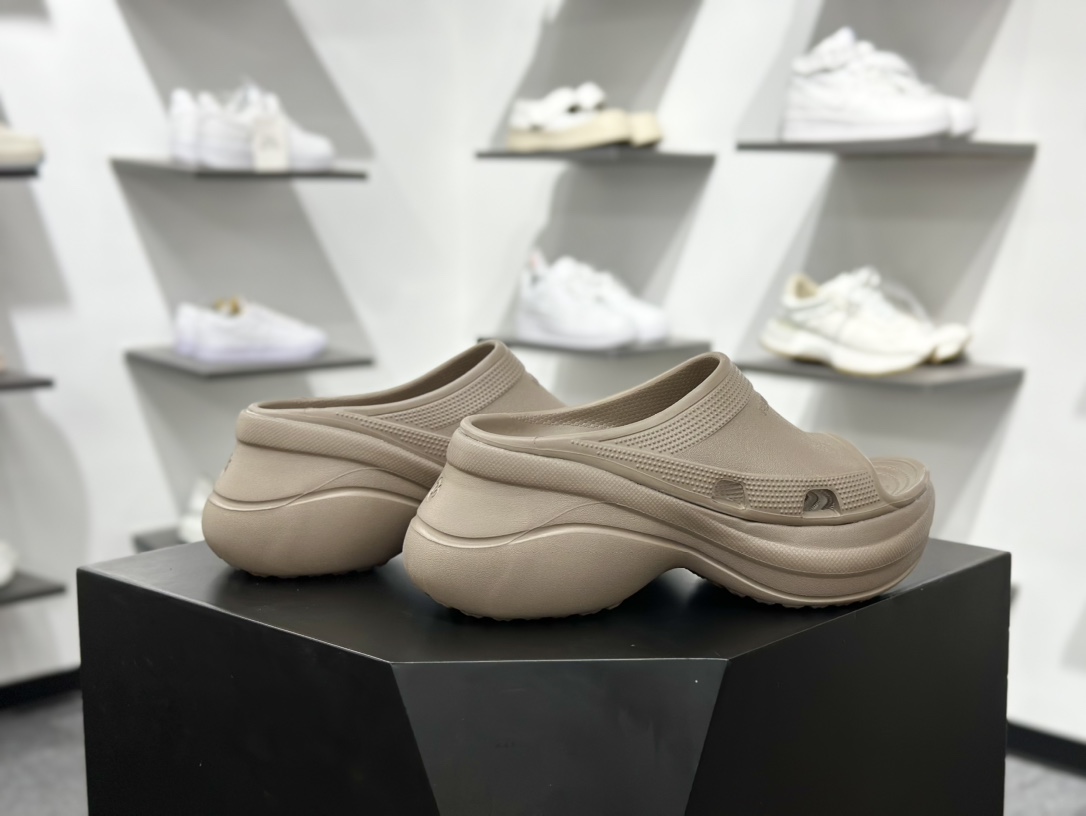 巴黎世家BALENCIAGA x Crocs Cruise Platform Mule Sandals 克鲁斯涉水百搭休闲包头式凉拖鞋式凉鞋”豆沙黄”720762 W1S8E 2500