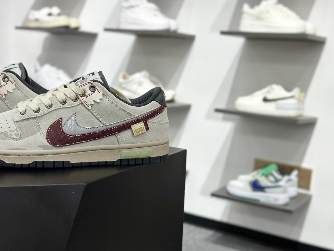 Nike SB Dunk Low ”Double Swoosh” 熊猫恶作剧 CNY蛇年 蜕尘迎金 财锦 米棕红 HV1800-101