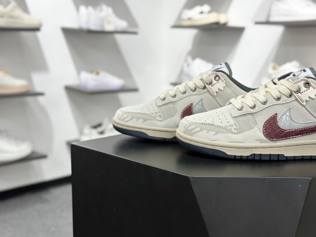 Nike SB Dunk Low ”Double Swoosh” 熊猫恶作剧 CNY蛇年 蜕尘迎金 财锦 米棕红 HV1800-101