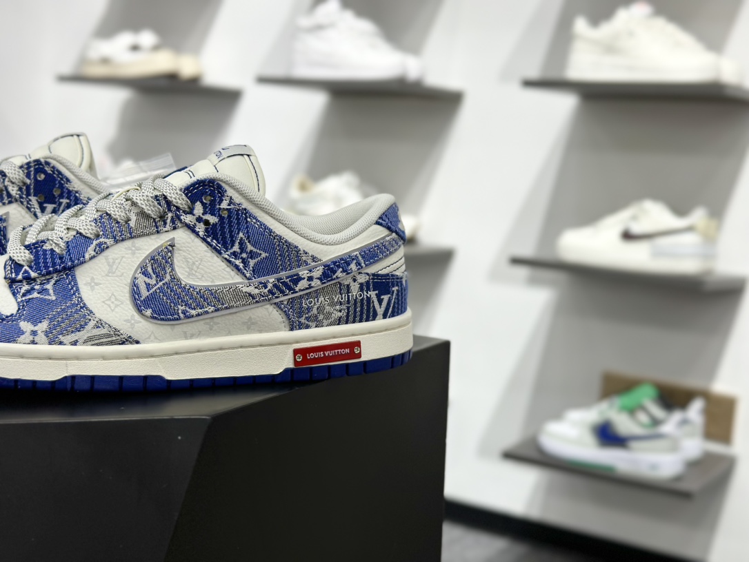 路易威登Louis Vuitton x Nike SB Dunk Low”LV Monogram”扣篮滑板板鞋“牛仔蓝米白LV提花” SC9772-808