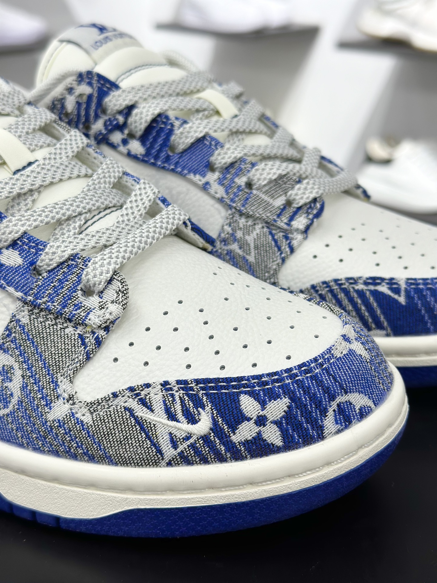 路易威登Louis Vuitton x Nike SB Dunk Low”LV Monogram”扣篮滑板板鞋“牛仔蓝米白LV提花” SC9772-808