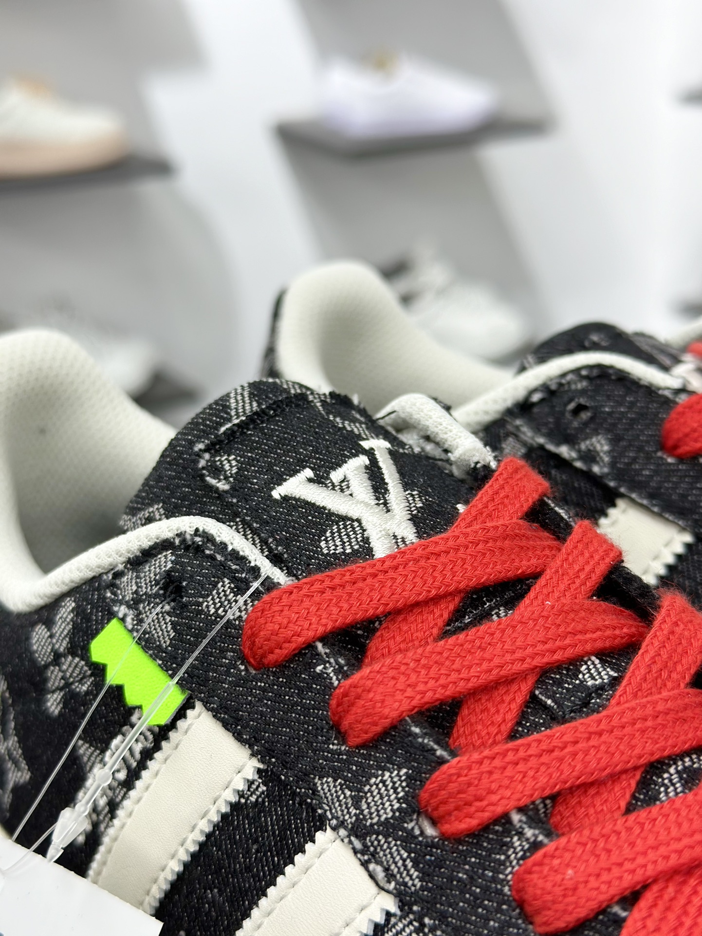 路易威登Louis Vuitton x Adidas Originals Superstar”Black/White//LV Monogram”贝壳头系列低帮板鞋“牛仔黑白LV老花提花” IG1988