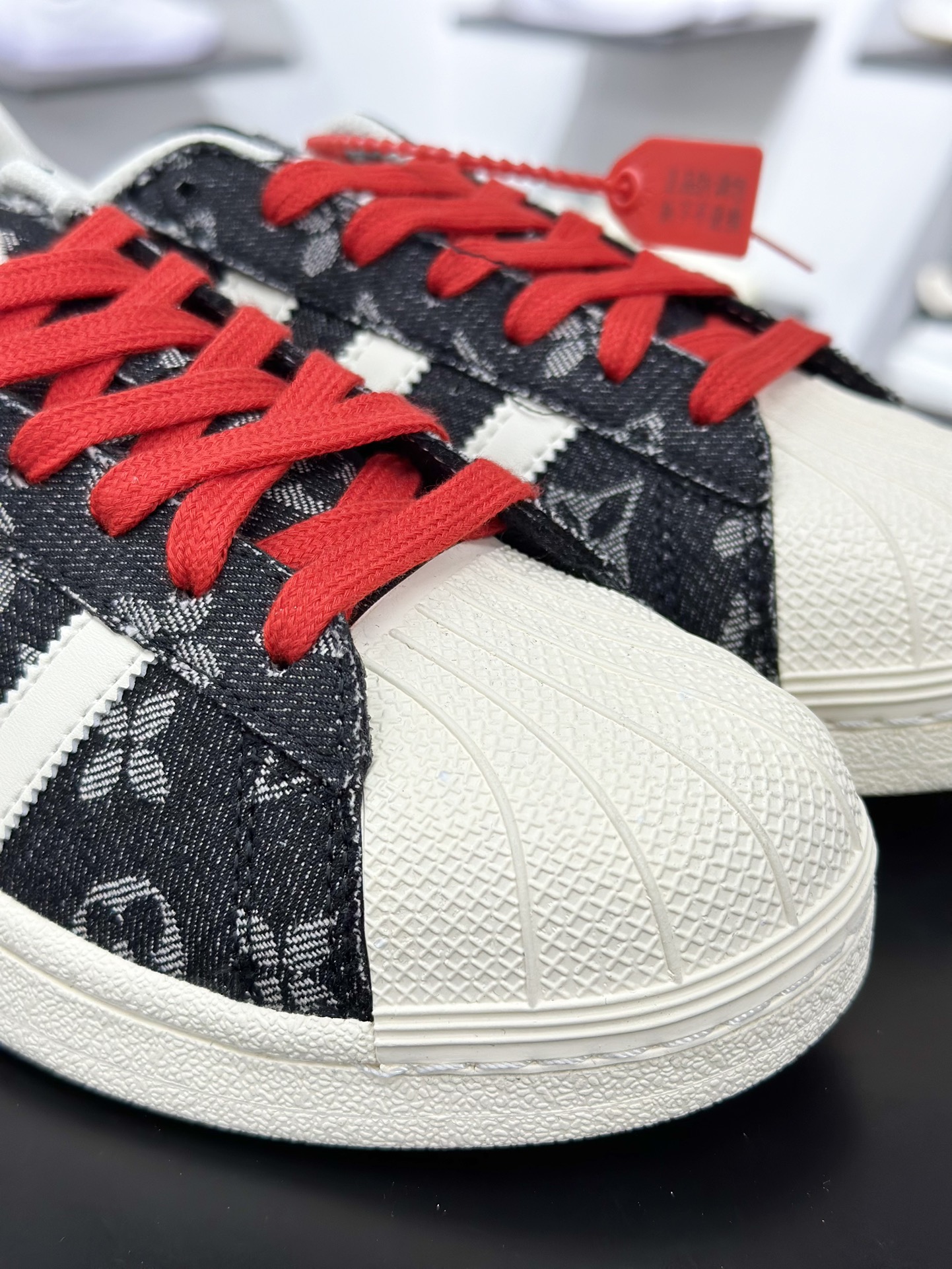 路易威登Louis Vuitton x Adidas Originals Superstar”Black/White//LV Monogram”贝壳头系列低帮板鞋“牛仔黑白LV老花提花” IG1988