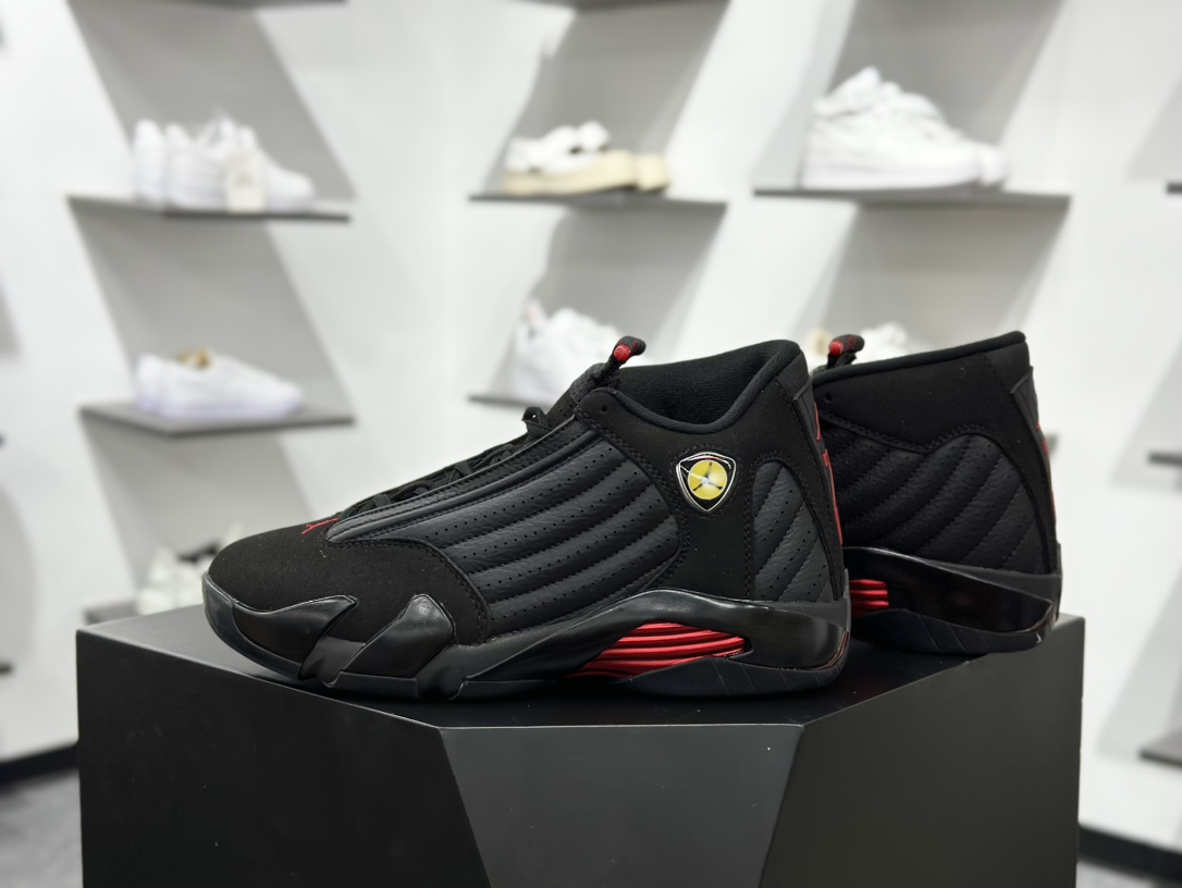 Air Jordan AJ14 “Last Shot”黑红以法拉利 550 Maranello 为设计灵感类似跑车的全新流线鞋型