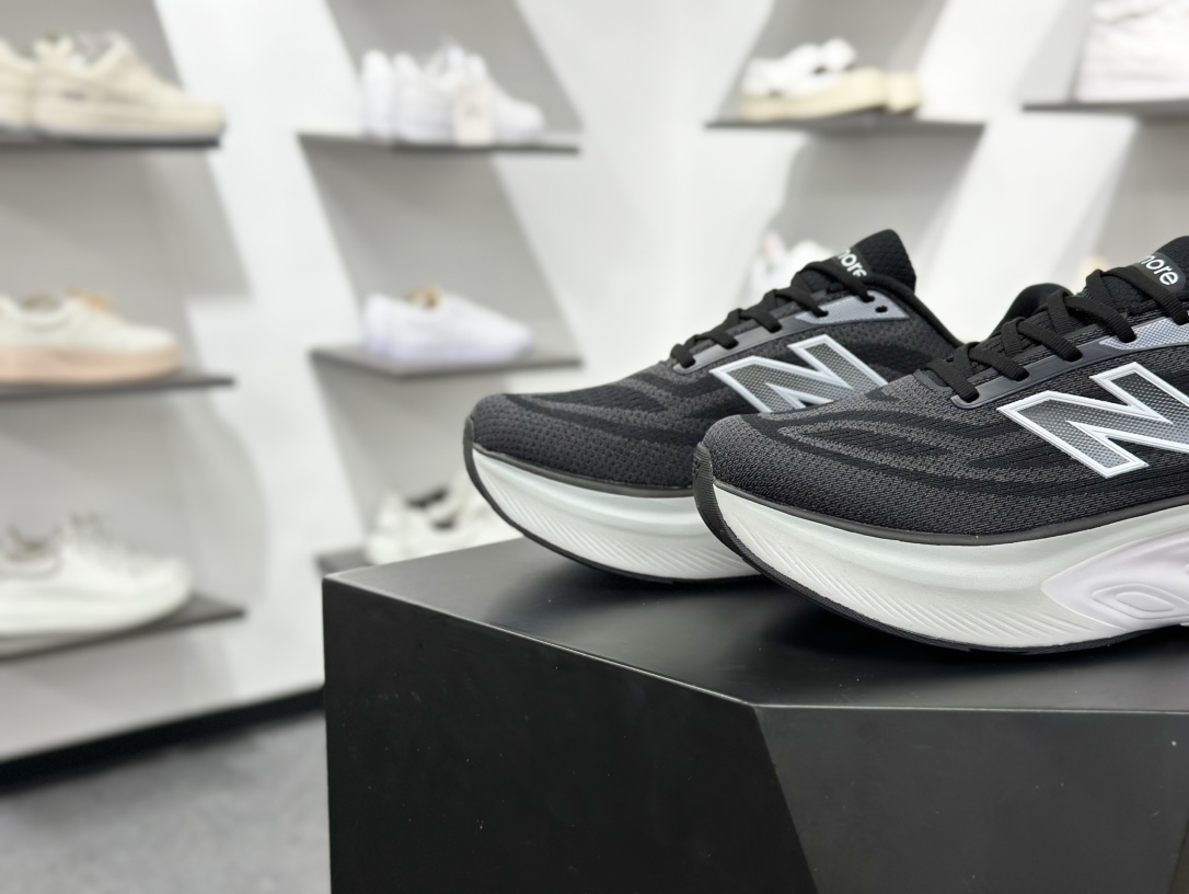 New Balance NB Fresh Foam Evoz V5 舒适耐磨低帮跑步鞋 MMORXA6