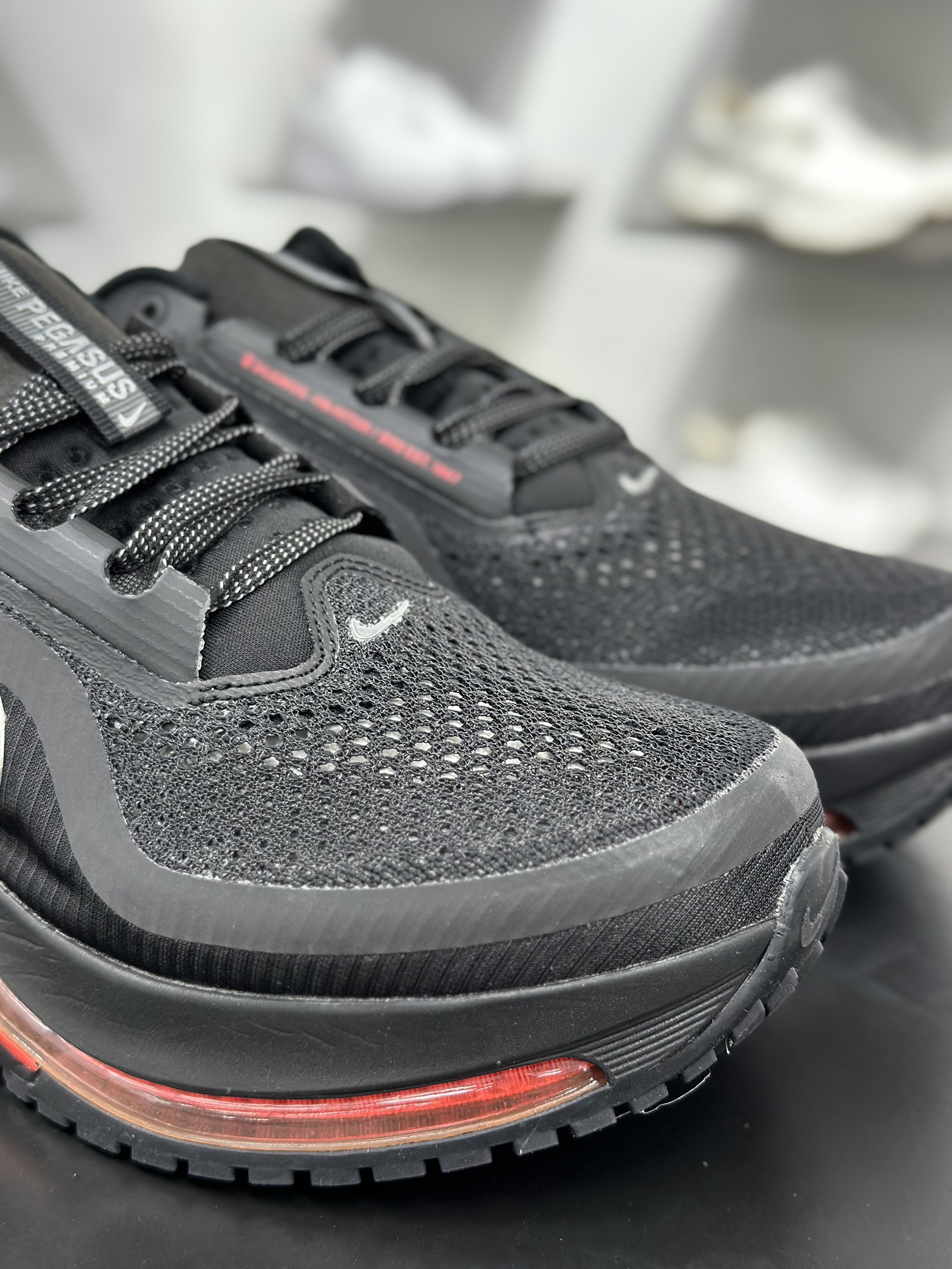 Nike Pegasus Premium Airscape 舒适百搭减震防滑耐磨透气 低帮跑步鞋 HQ2592-003