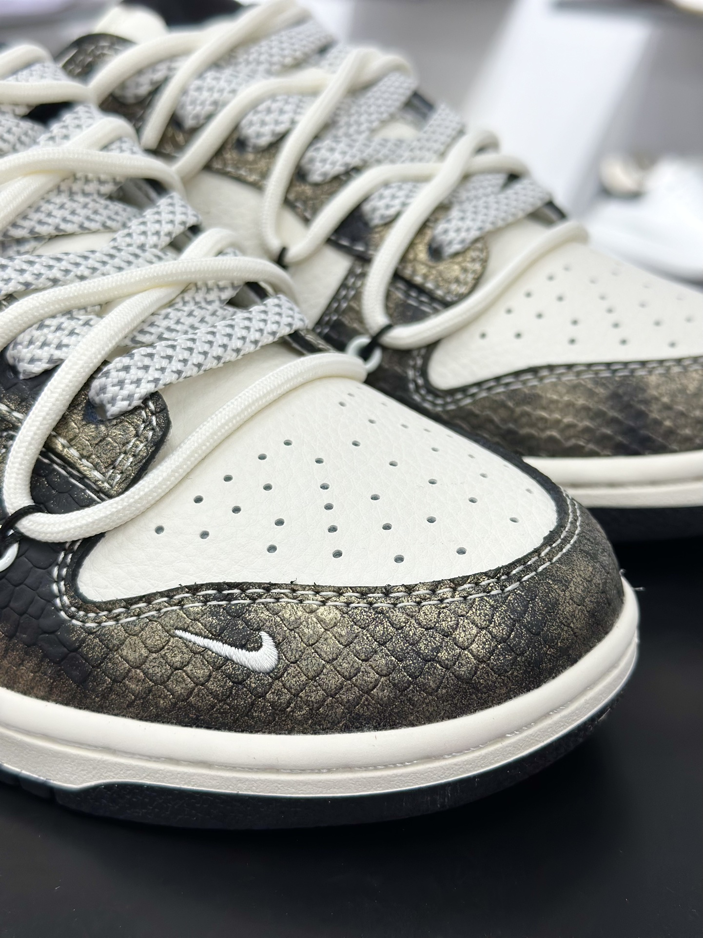 Nike SB Dunk Low x Louis Vuitton LV联名-白蓝牛仔绑带 YX5066-310