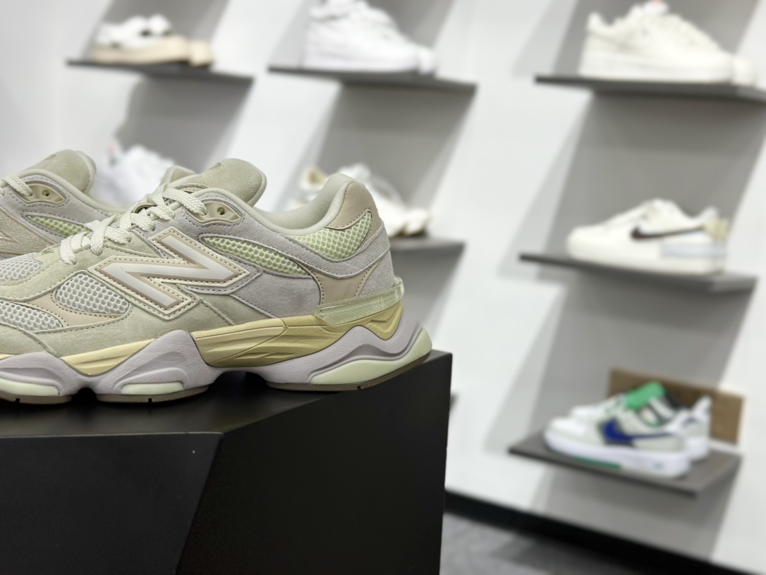 New Balance NB9060 联名款 复古休闲运动慢跑鞋 米灰色 U9060EEP