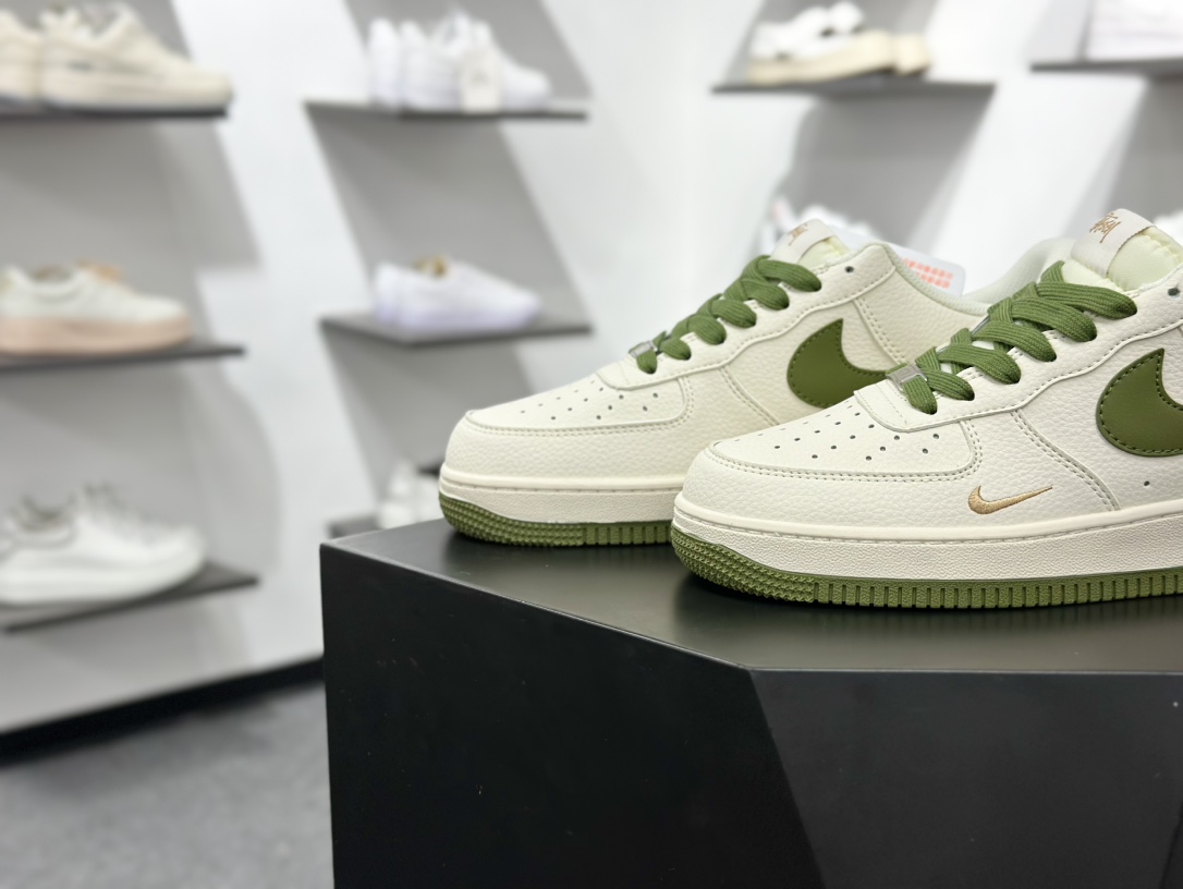 260 斯图西Stussy x Nike Air Force 1′07 Low”Stussy”空军一号板鞋“联名米白橄榄绿金斯图西刺绣双钩” XX3168-151