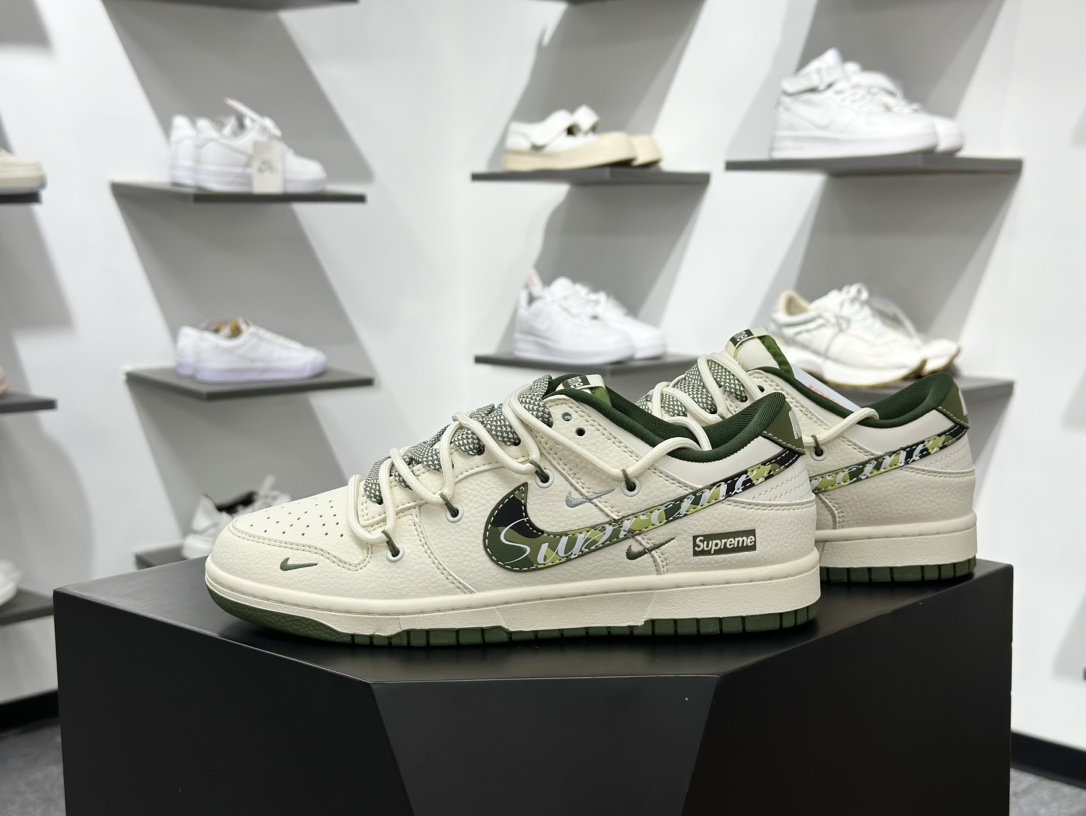 300 Nike SB Dunk Low x Supreme 白绿小勾满天星 DM6868-081