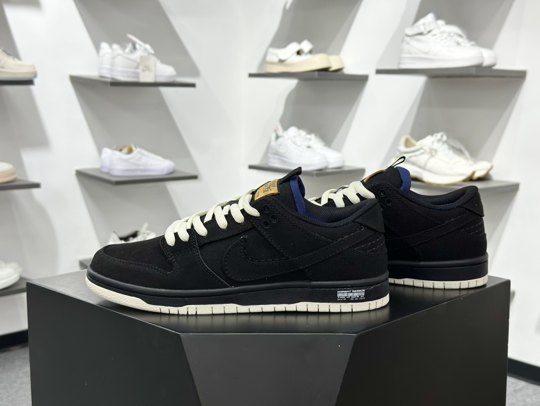 220 Nike SB Dunk Low 黑白蓝帆布 DX6775-400