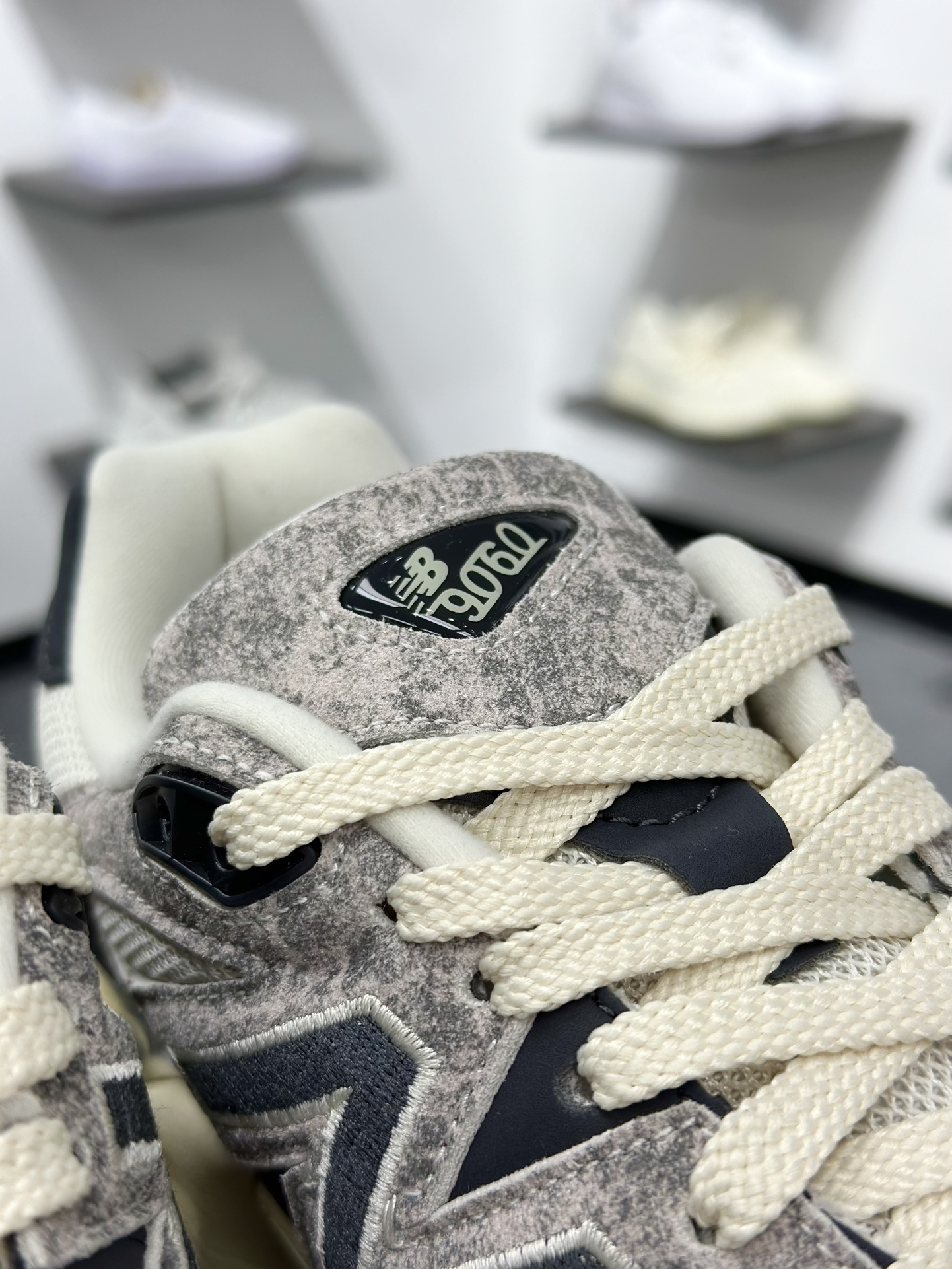 240 New Balance NB 9060 千禧小象蹄 灰黑色 U9060SNA