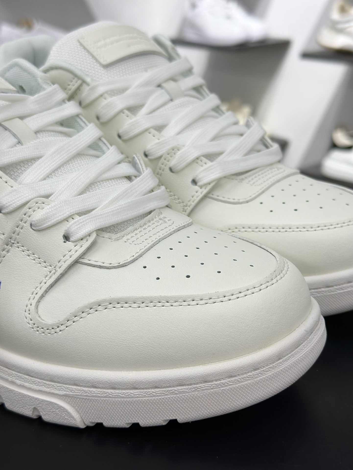 360 OFF-WHITE Out Of Office ow 低帮系带时尚板鞋 OMIA189F24LEA0060145