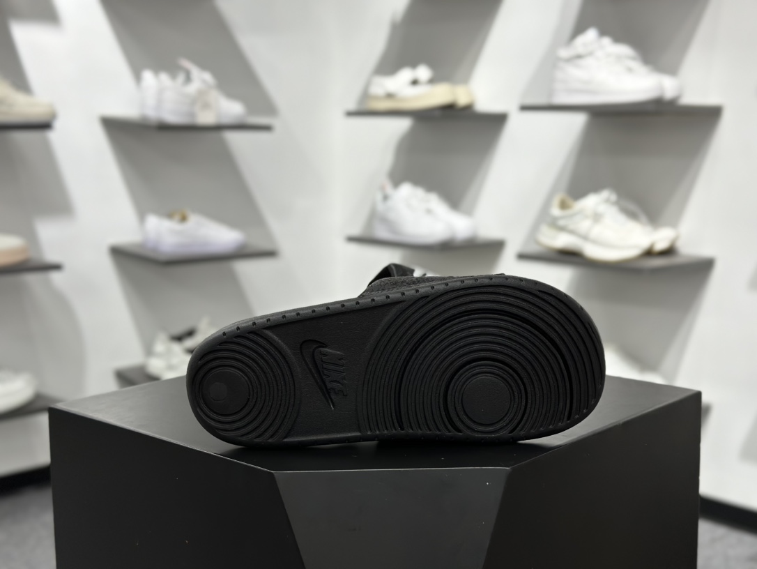 110 Kobe Bryant x Nike Offcourt Slides ”White”室外沙滩休闲运动一字拖鞋“蛇纹全白LOGO” IF2870-100