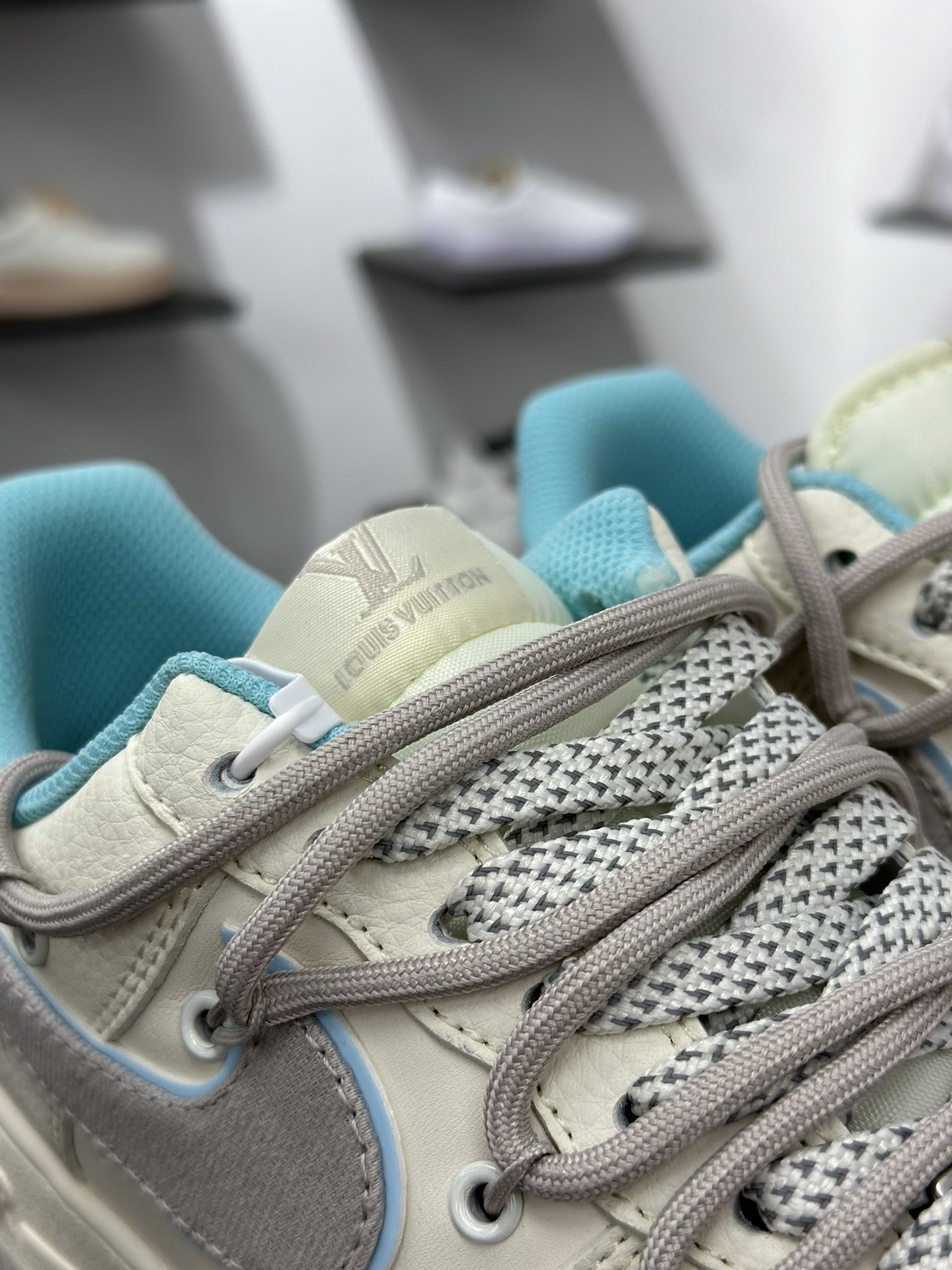 260 Nike Air Force 1 Low 07 x Louis Vuitton 白蓝满天星 DM6868-095