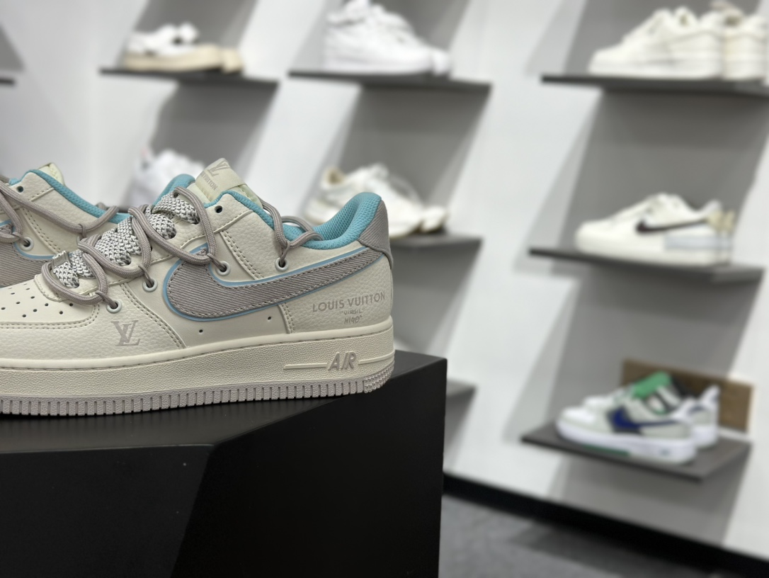 260 Nike Air Force 1 Low 07 x Louis Vuitton 白蓝满天星 DM6868-095