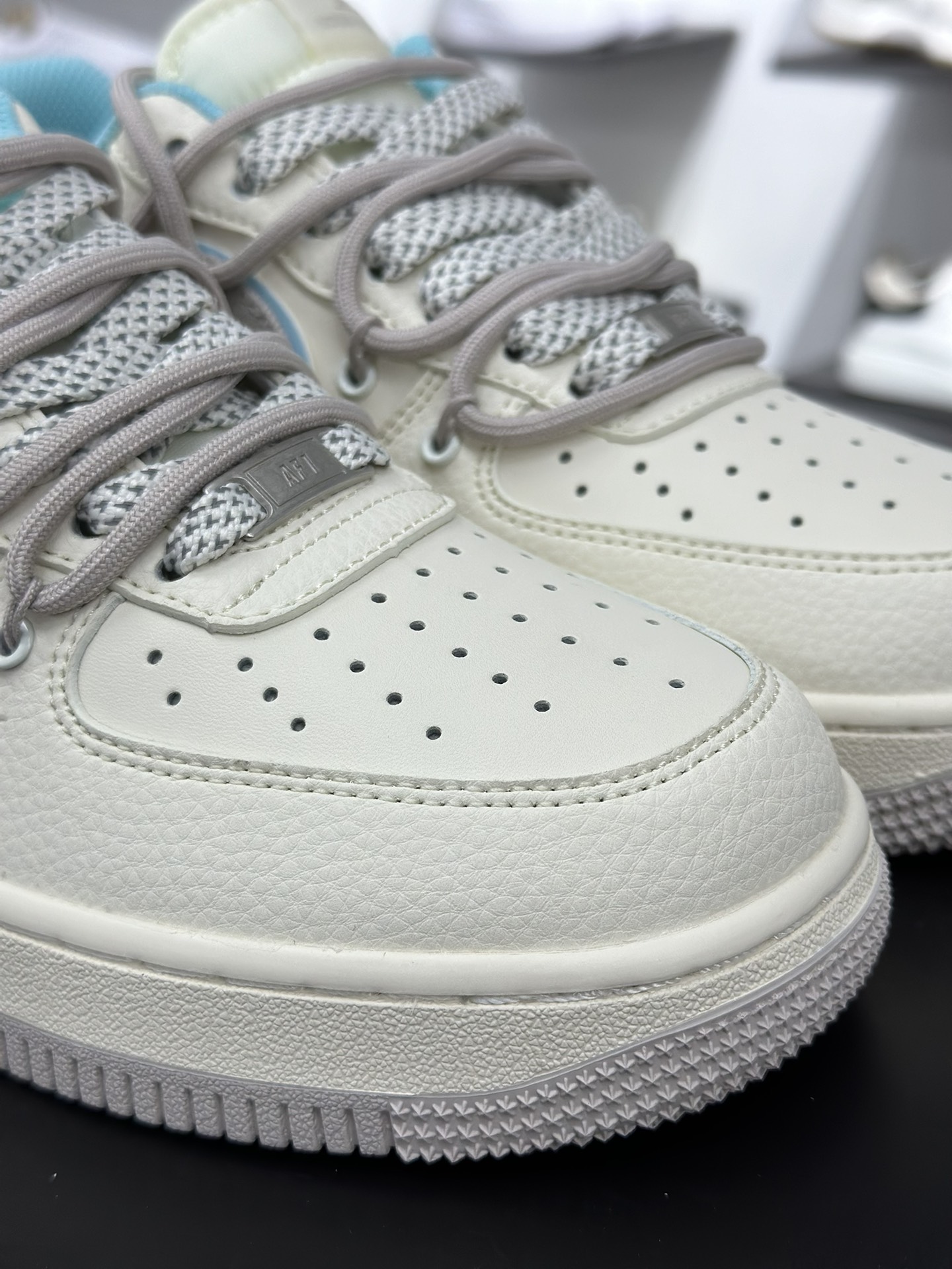 260 Nike Air Force 1 Low 07 x Louis Vuitton 白蓝满天星 DM6868-095