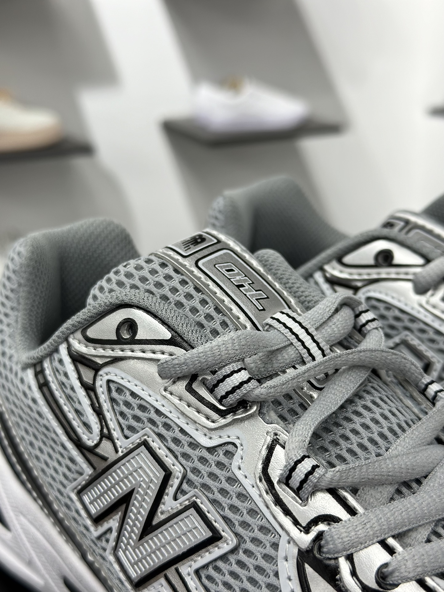 200 New Balance 新百伦 U740JPG 复古休闲慢跑鞋