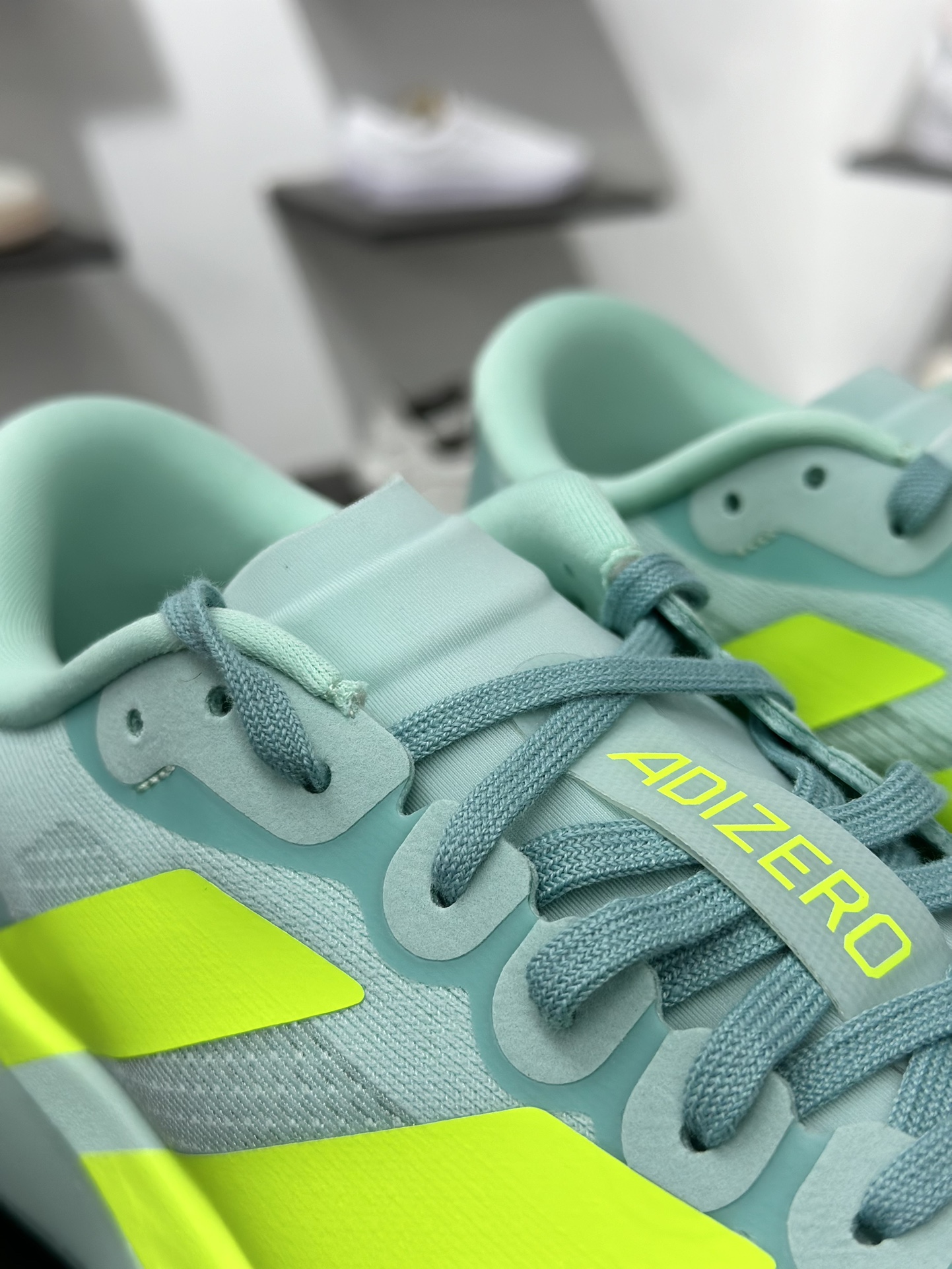 Adidas Adizero Evo SL M 阿迪超轻透气缓震跑鞋 JS4452