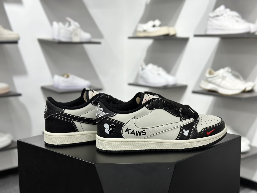 Travis Scott x Nike Air Jordan 1 Low x KAWS Air Jordan 1 Low 反转黑白小勾倒钩 XZ5749-004