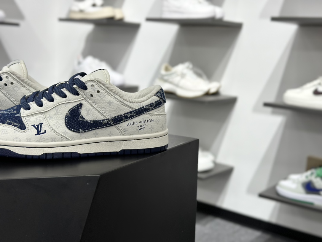 路易威登Louis Vuitton x Nike SB Dunk Low”LV Monogram”扣篮系列低帮滑板板鞋“牛仔蓝米白LV提花” SC9772-80
