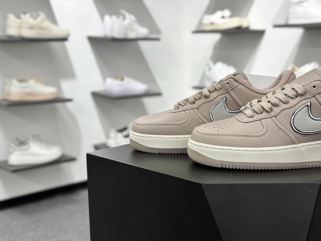 A Ma Maniére x Nike Air Force 1'07 Low 联名款 空军一号低帮休闲板鞋 HF4084-200