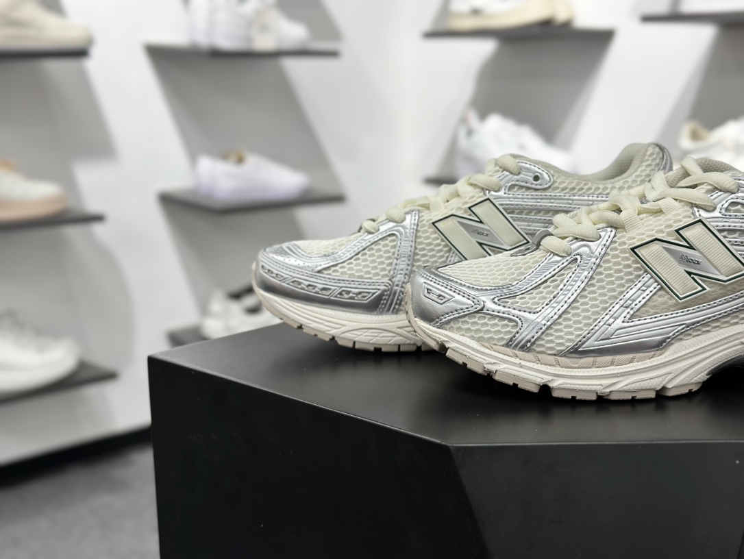 220 New Balance M1906R系列 复古老爹防滑耐磨低帮 跑步鞋 M1906REE