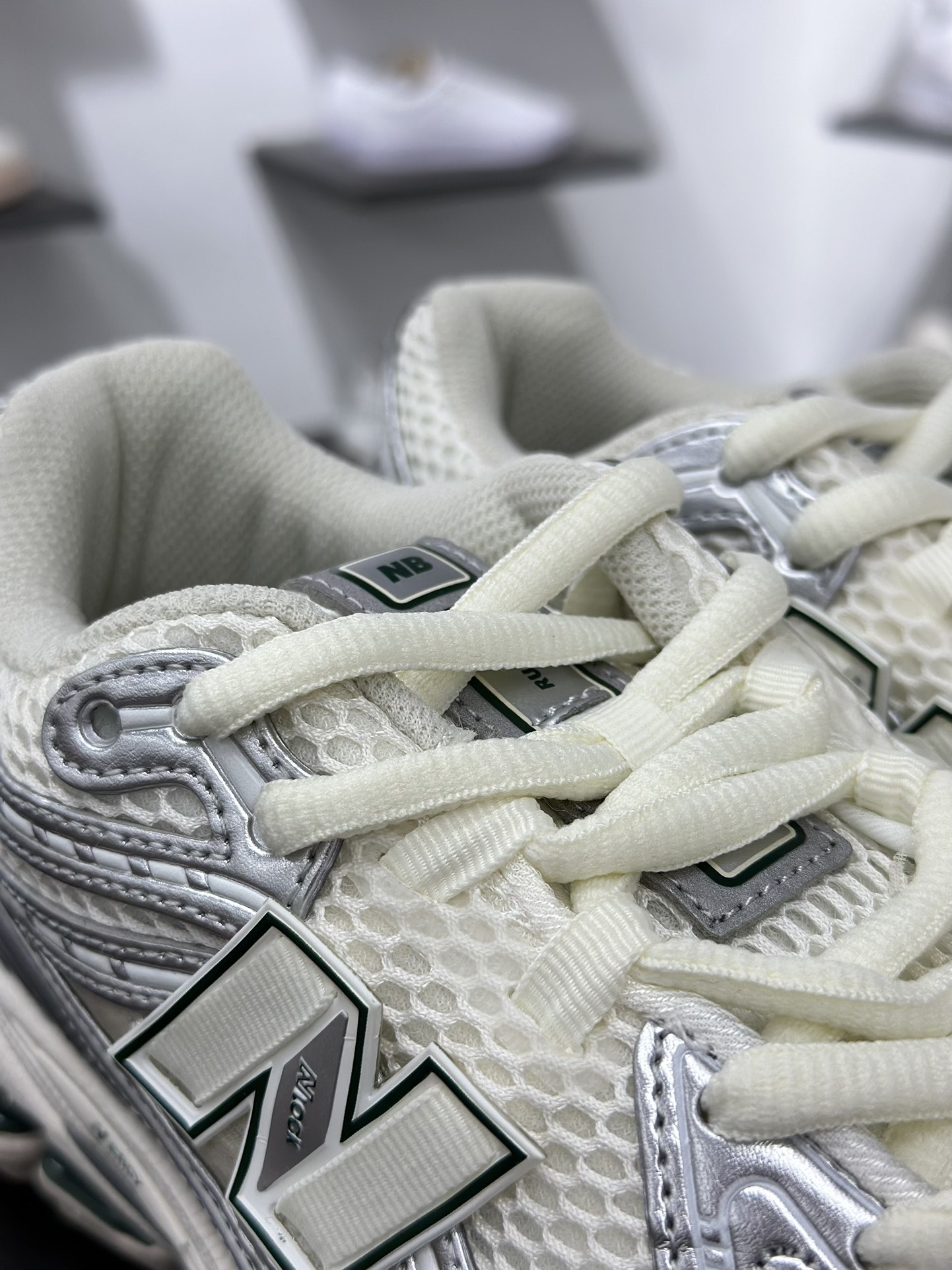 220 New Balance M1906R系列 复古老爹防滑耐磨低帮 跑步鞋 M1906REE