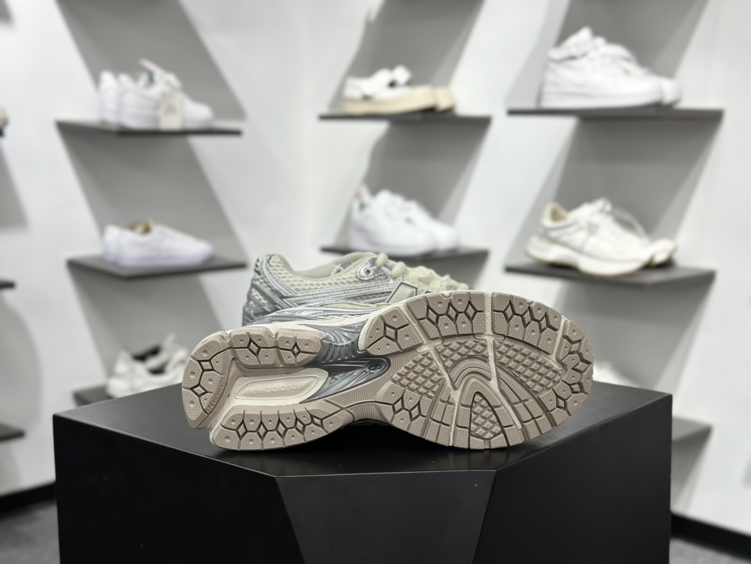 220 New Balance M1906R系列 复古老爹防滑耐磨低帮 跑步鞋 M1906REE