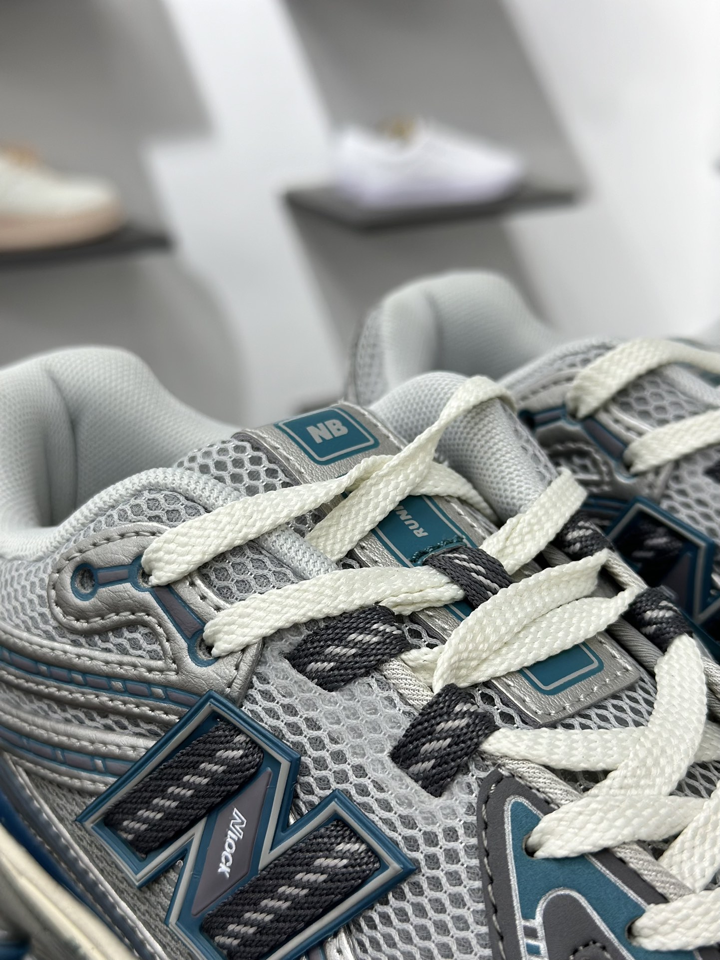 220 New Balance M1906R系列 复古老爹防滑耐磨低帮 跑步鞋 M1906REO