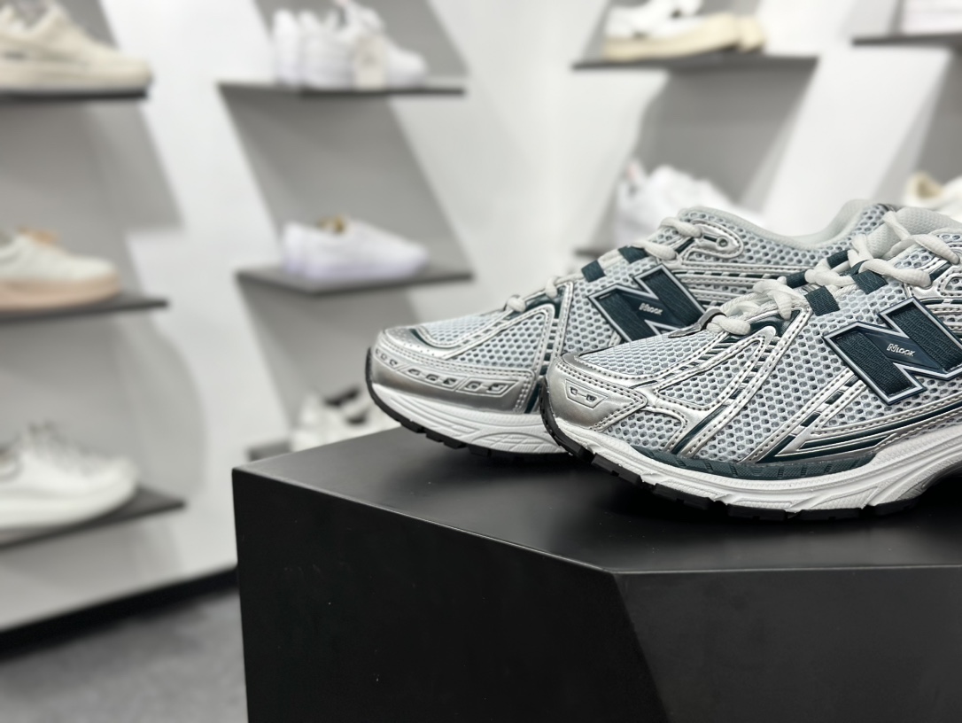 New Balance M1906R系列 复古老爹防滑耐磨低帮 跑步鞋 M1906RCE