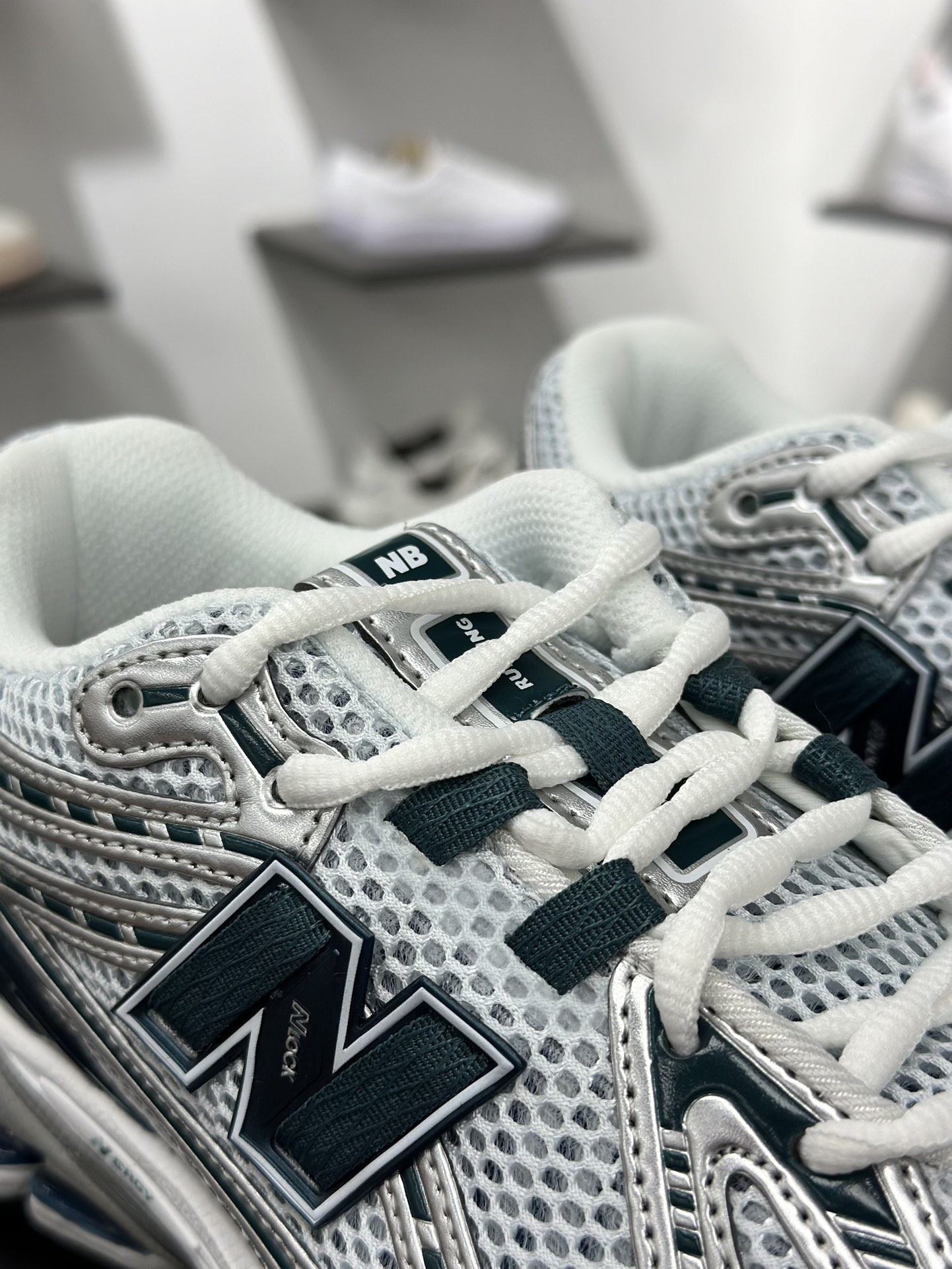 New Balance M1906R系列 复古老爹防滑耐磨低帮 跑步鞋 M1906RCE