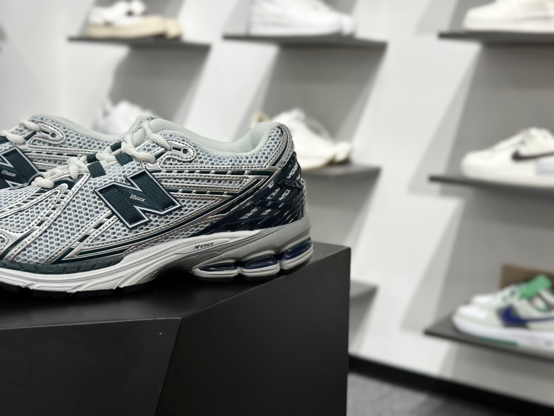 New Balance M1906R系列 复古老爹防滑耐磨低帮 跑步鞋 M1906RCE