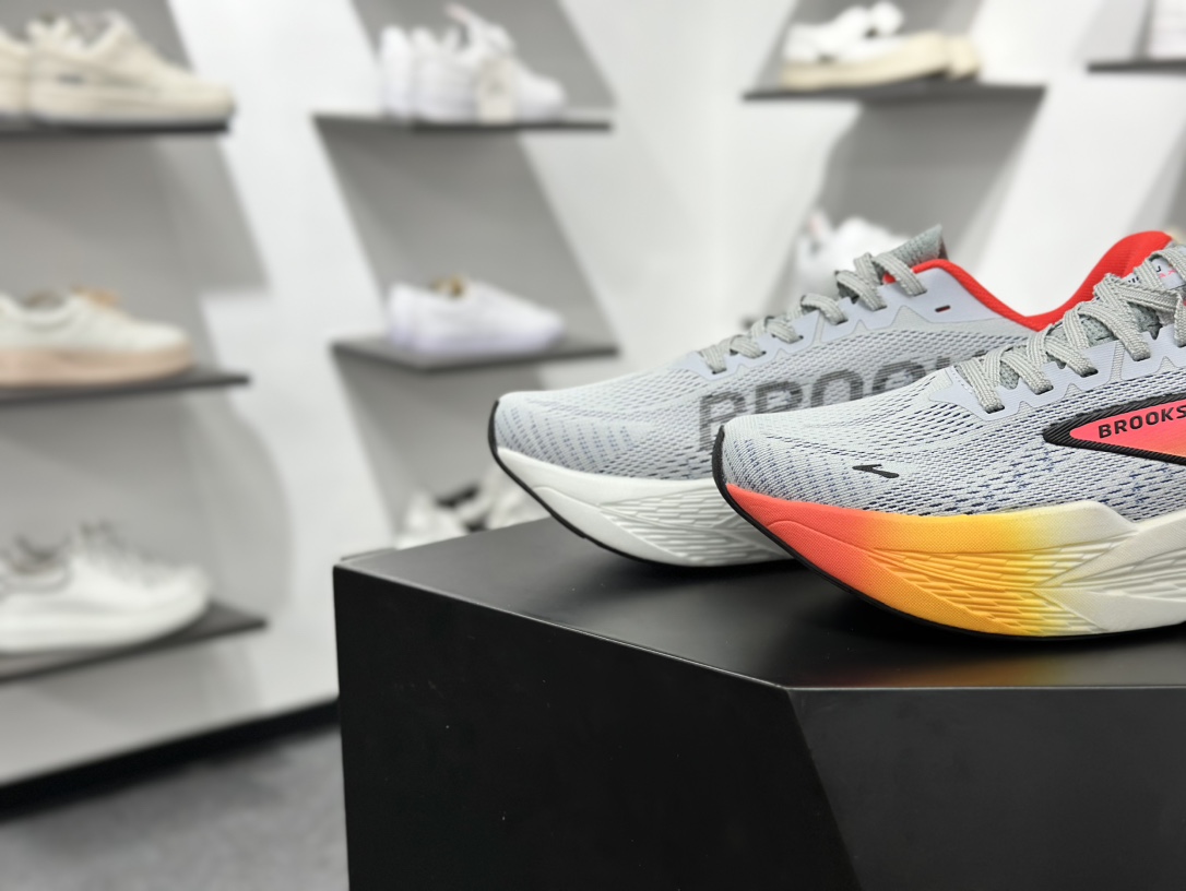 Brooks Hyperion Max 2 布鲁克斯 烈风2系列低帮透气缓震支撑休闲运动慢跑鞋 110434 1D 443