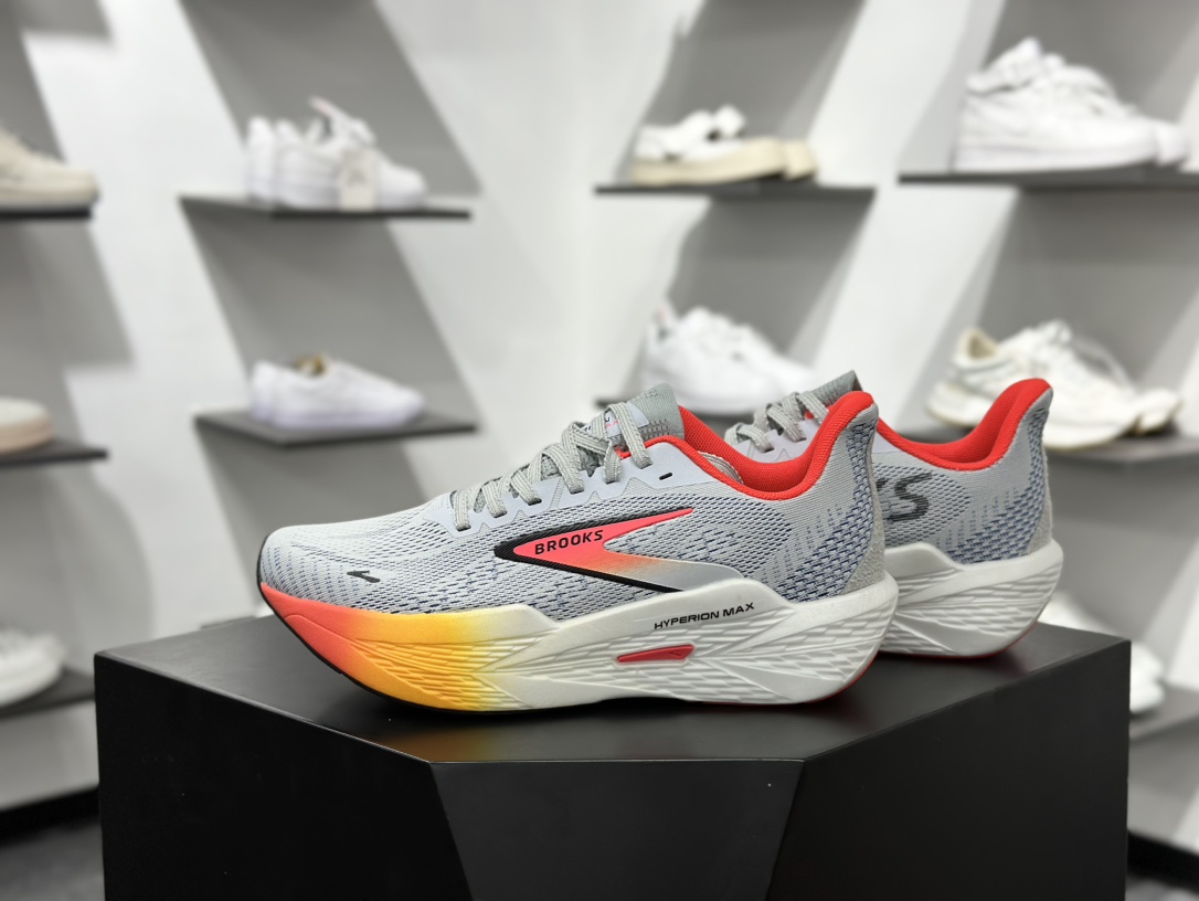 Brooks Hyperion Max 2 布鲁克斯 烈风2系列低帮透气缓震支撑休闲运动慢跑鞋 110434 1D 443
