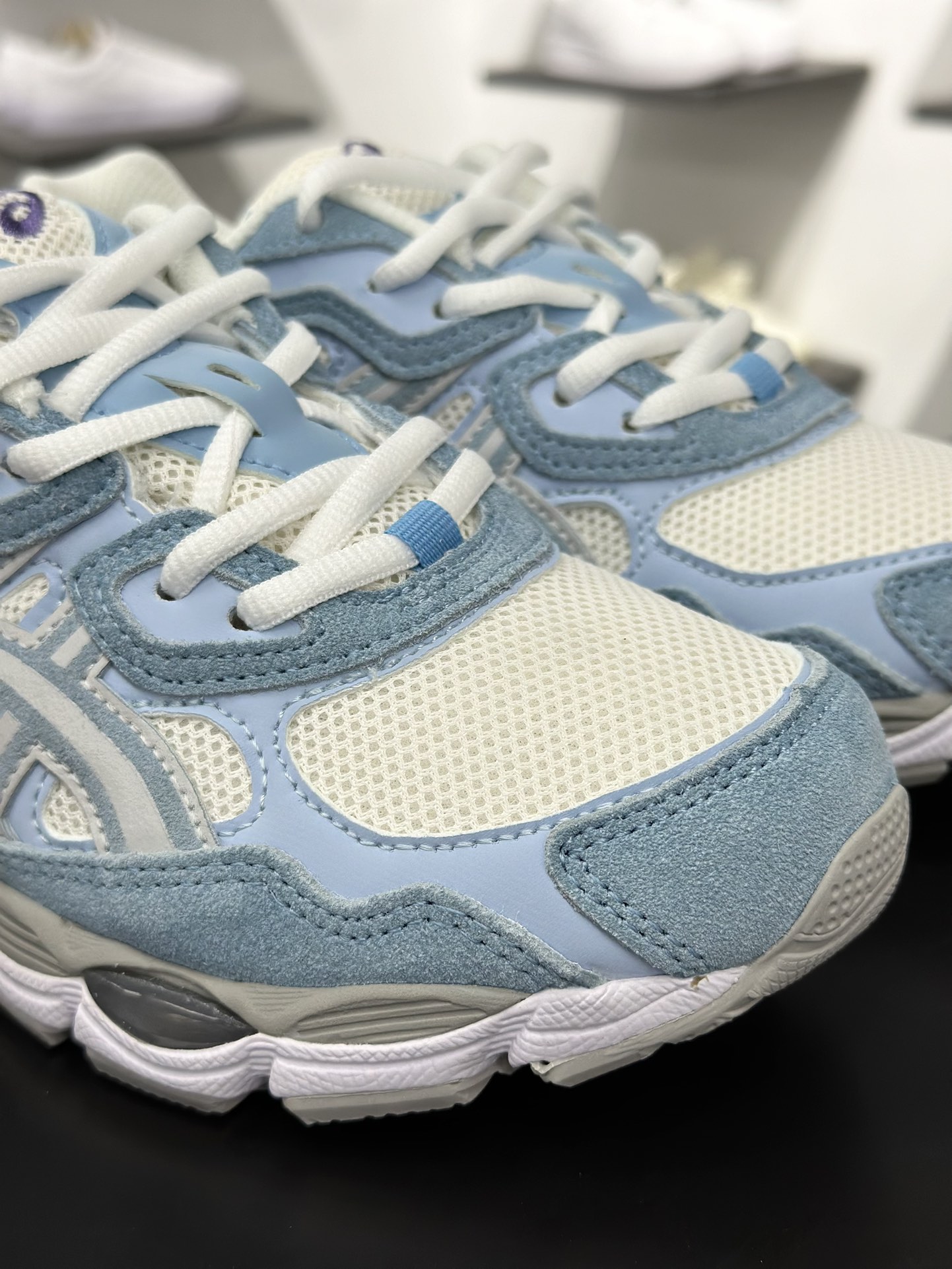 200 Asics 亚瑟士 GEL-NYC 低帮运动休闲跑步鞋 1203A383-107