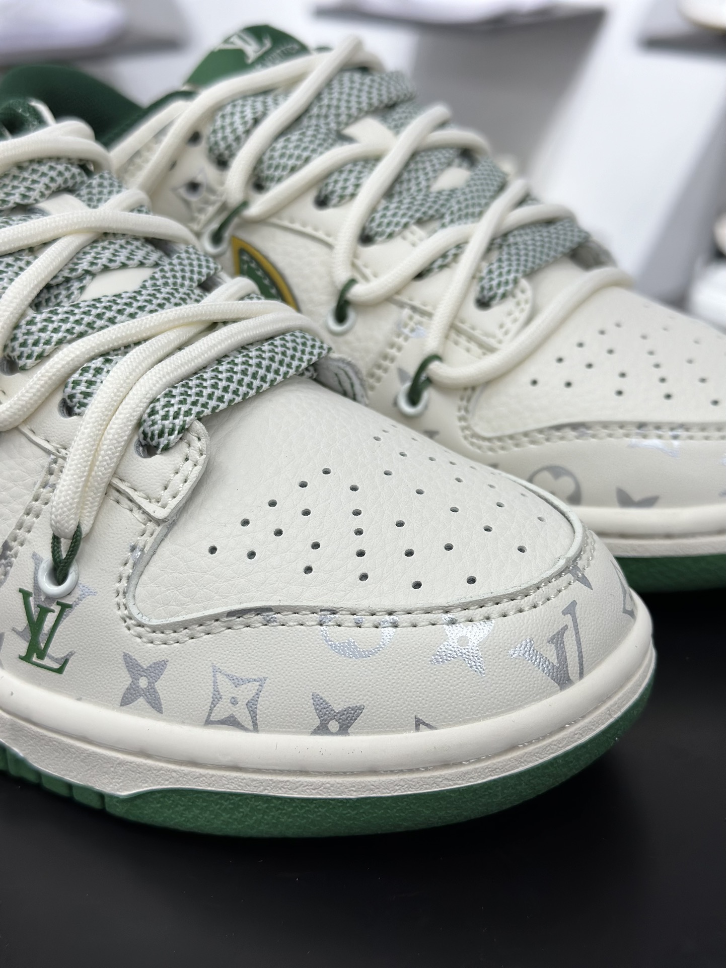 NK Dunk Low Retro ”DIY高端定制” Sup白绿花钩解构 低帮休闲运动板鞋 DM6868-081