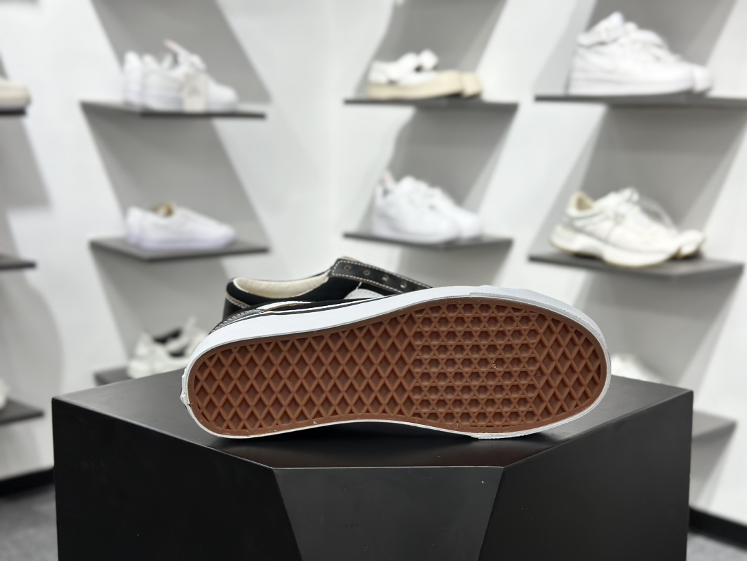 Vans Knu Skool 黑白 万斯低帮复古休闲硫化面包鞋