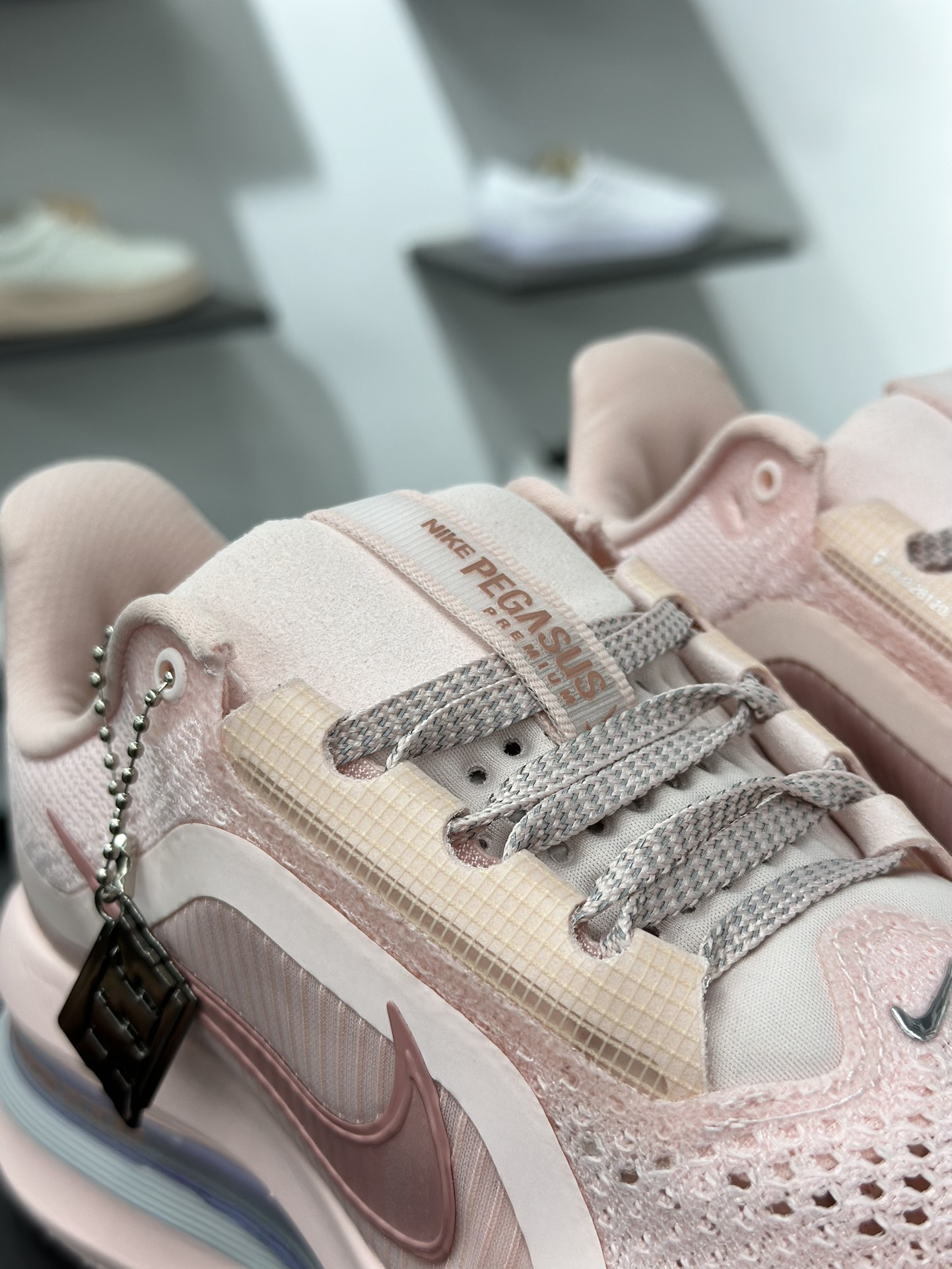 Nike Pegasus Premium Airscape 舒适百搭减震防滑耐磨透气 低帮跑步鞋 女款 粉色 HQ2593-601