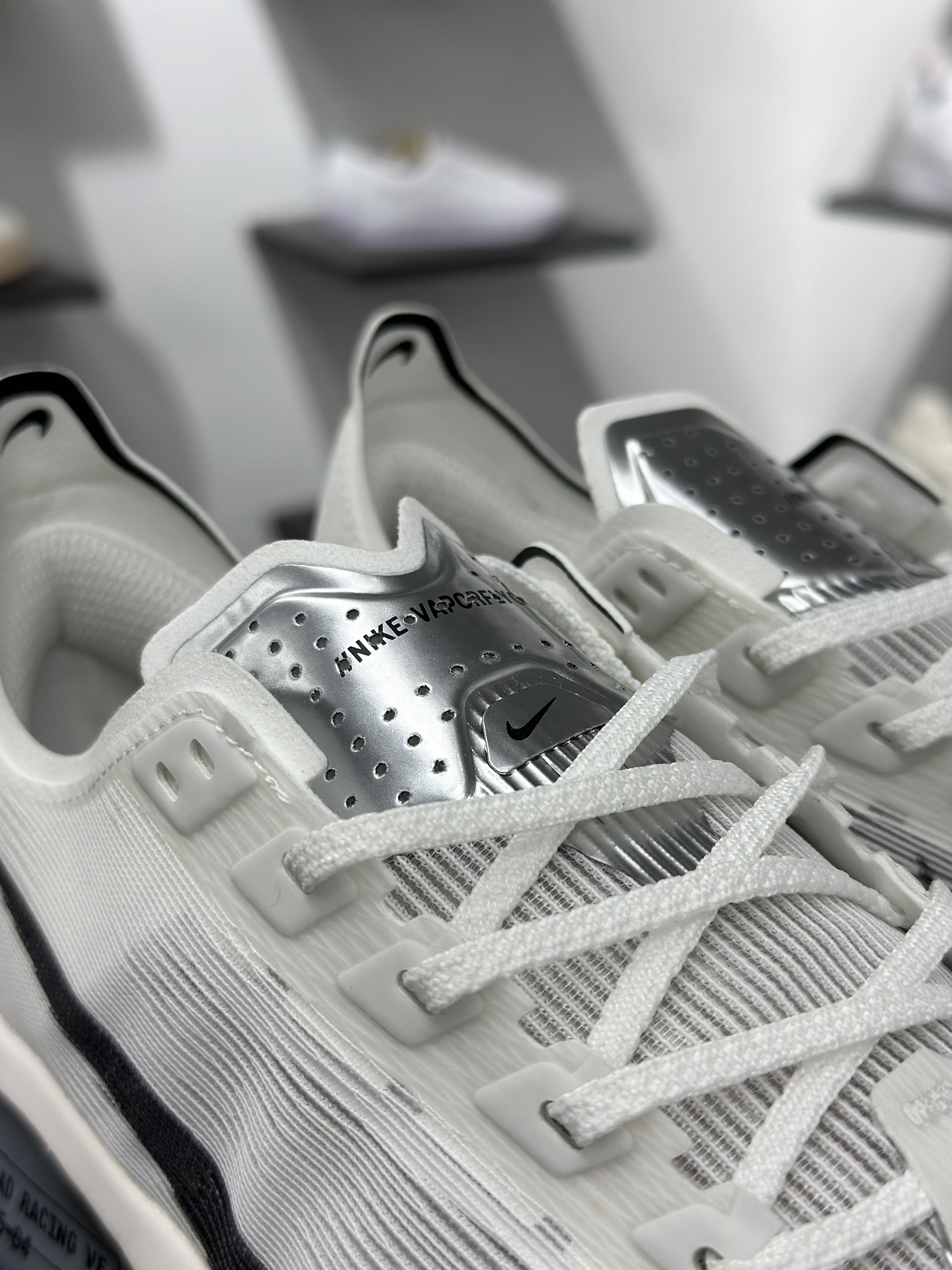 NK Air Zoom Alphafly 3 阿尔法飞行3代系列马拉松轻量竞速运动跑鞋 HF6414-100