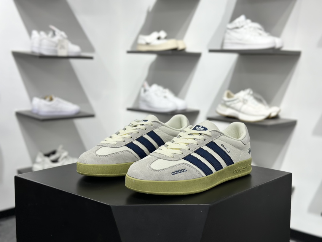 adidas originals Samba OG 此款以简约大方的造型设计 DD6002