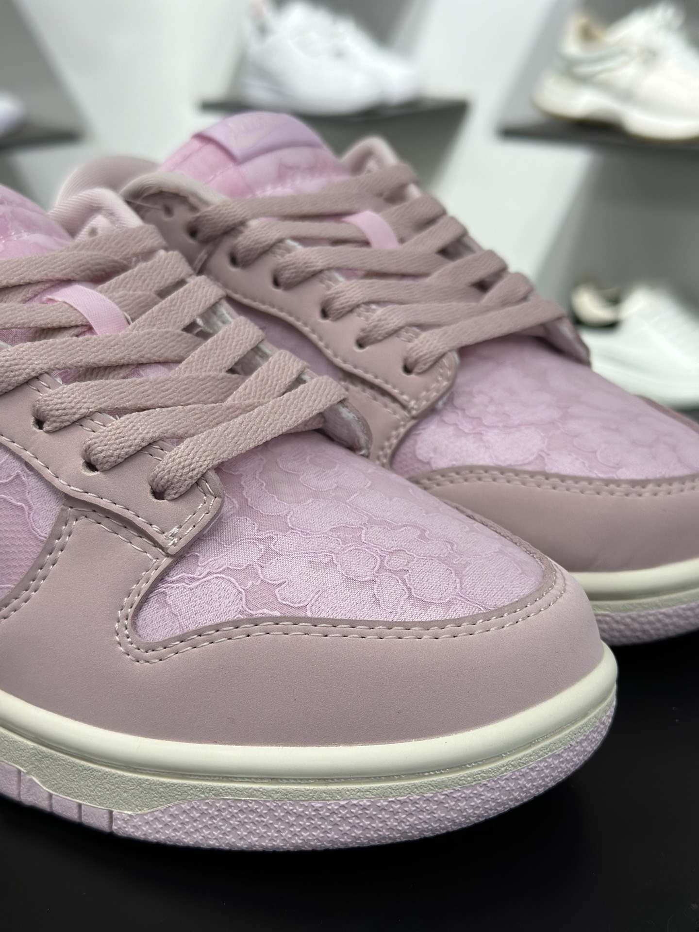 NIKE SB Dunk Low 白粉 HJ5870-600