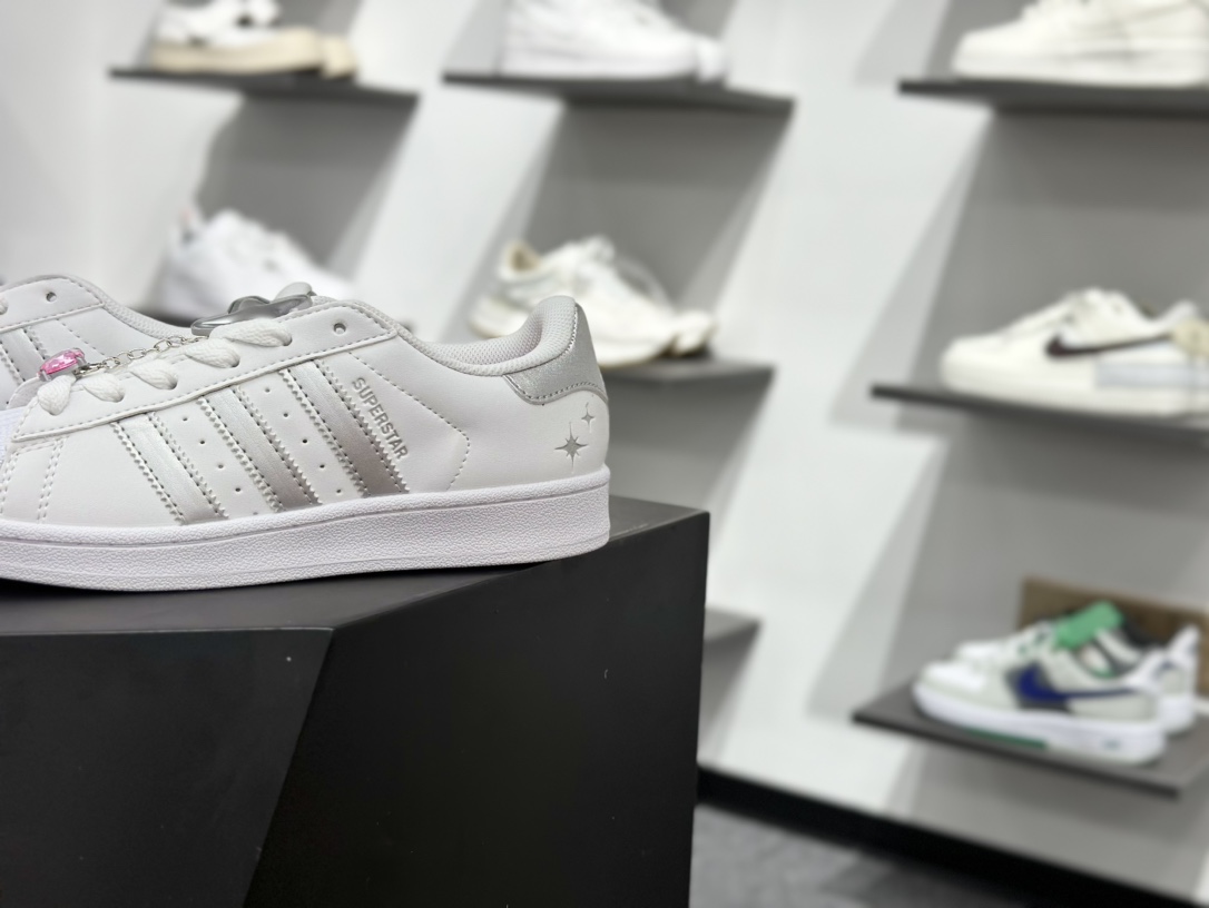 Adidas Originals Superstar 2代 2025全新版本 JQ8777