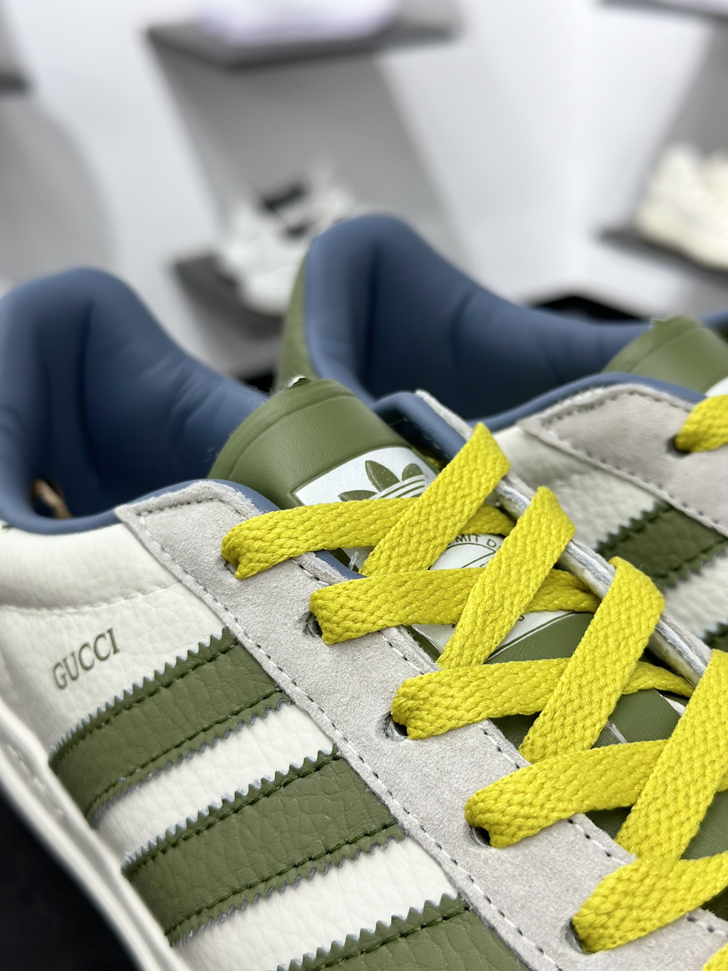 adidas Originals Gazelle INdoor x Louis Vuitton 三叶草休闲防滑耐磨低帮板鞋 DD6607