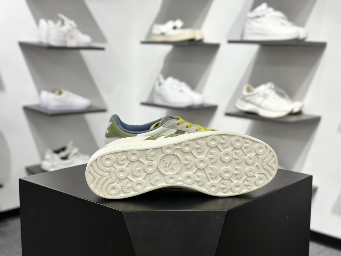 adidas Originals Gazelle INdoor x Louis Vuitton 三叶草休闲防滑耐磨低帮板鞋 DD6607