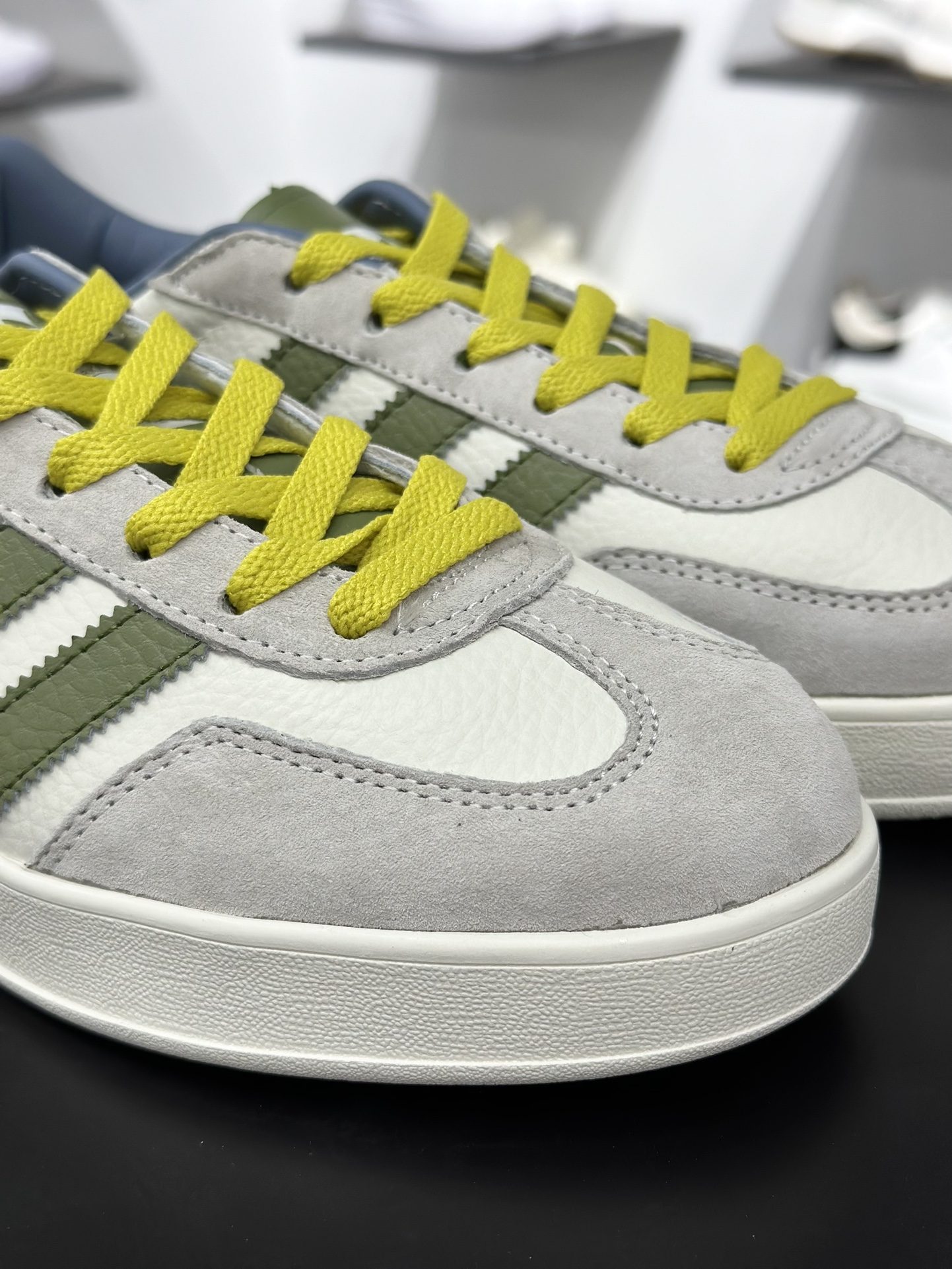 adidas Originals Gazelle INdoor x Louis Vuitton 三叶草休闲防滑耐磨低帮板鞋 DD6607