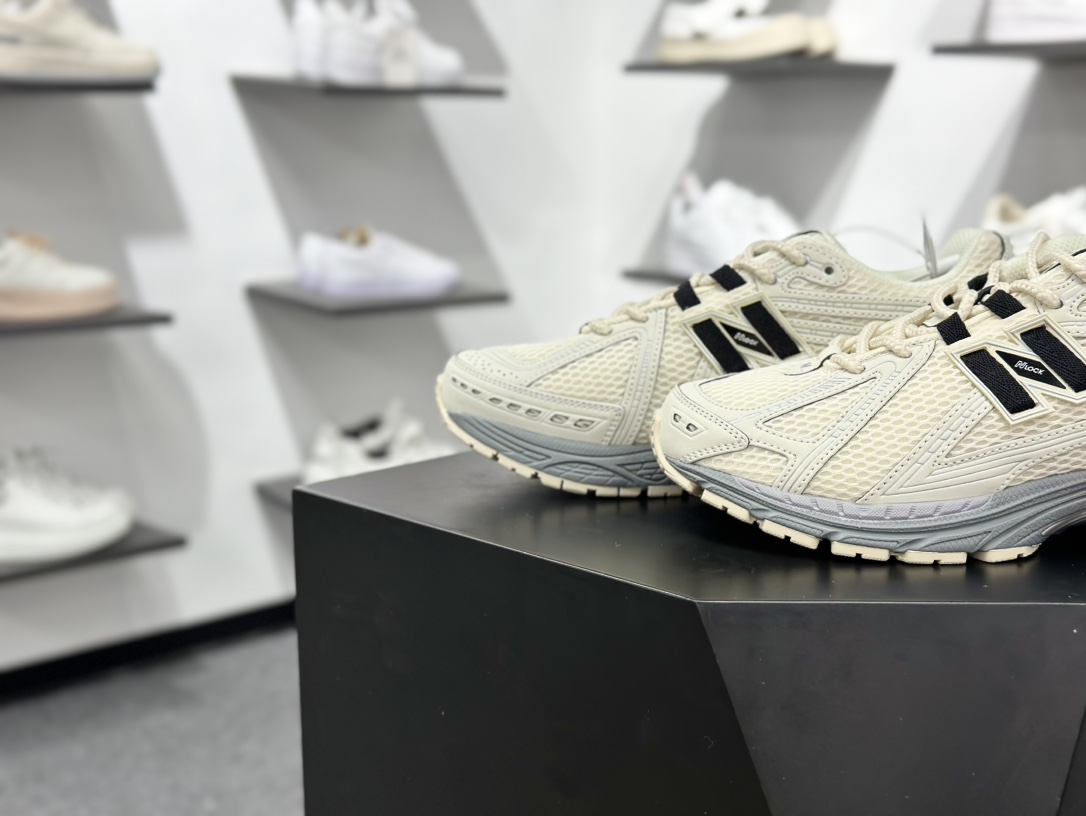 220 New Balance 1906系列复古老爹风休闲运动慢跑鞋 U1906ROC